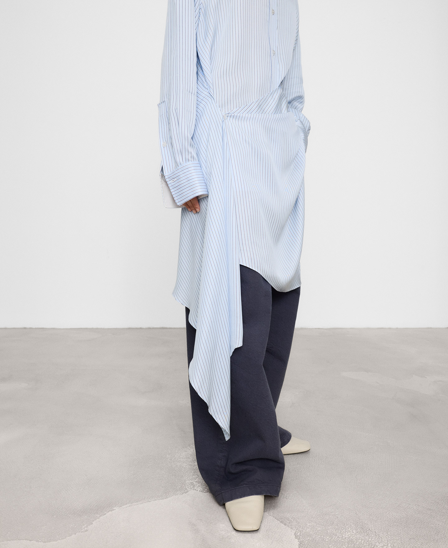 Asymmetric striped shirt with hem panel image number 3