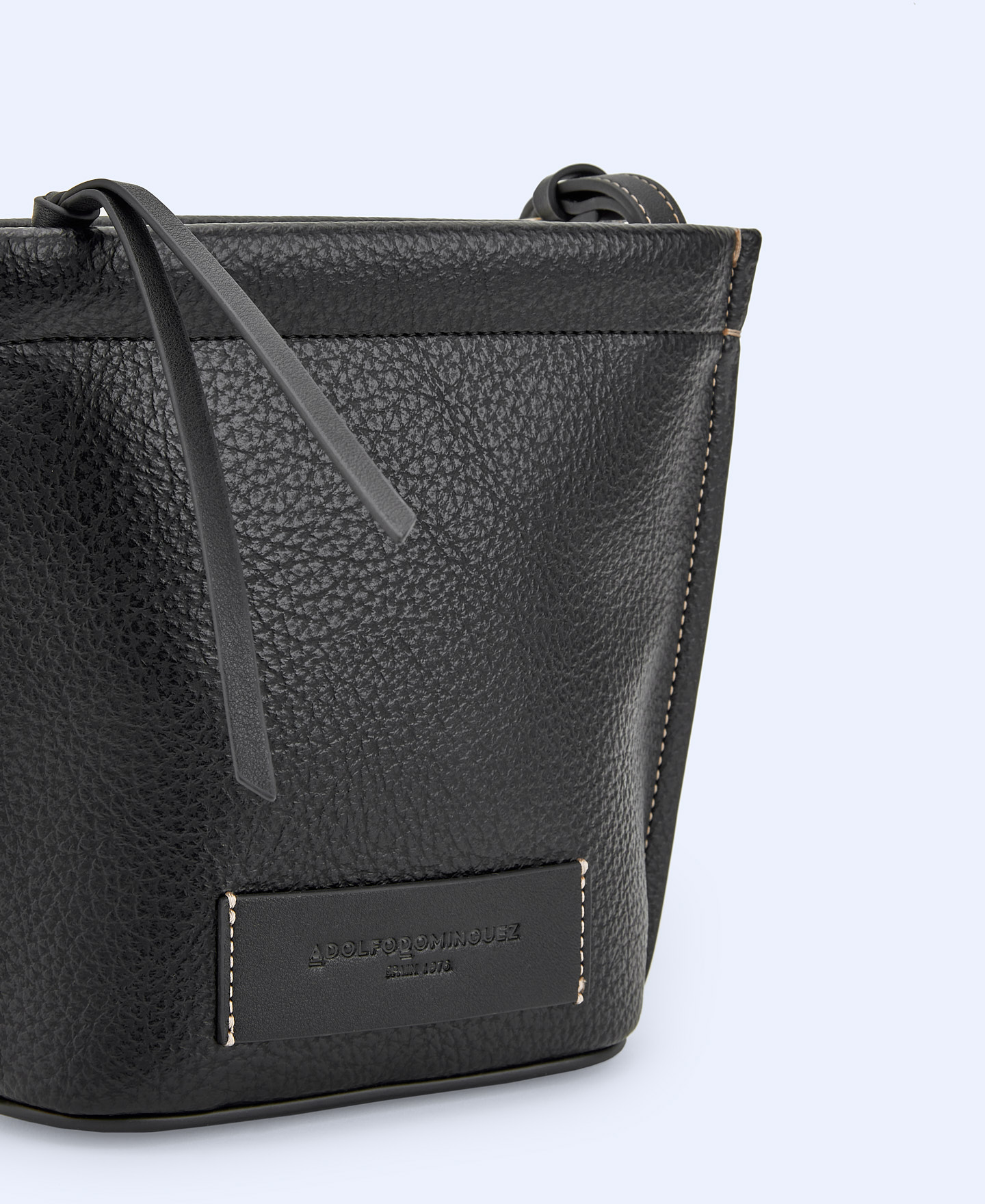 Grain textured small shoulder bag image number 2