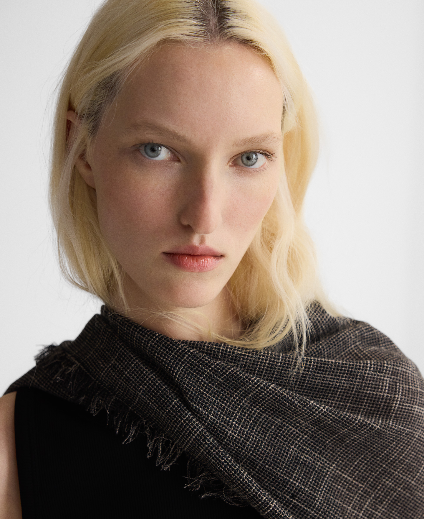 Capa asim&eacute;trica desflecada image number 3