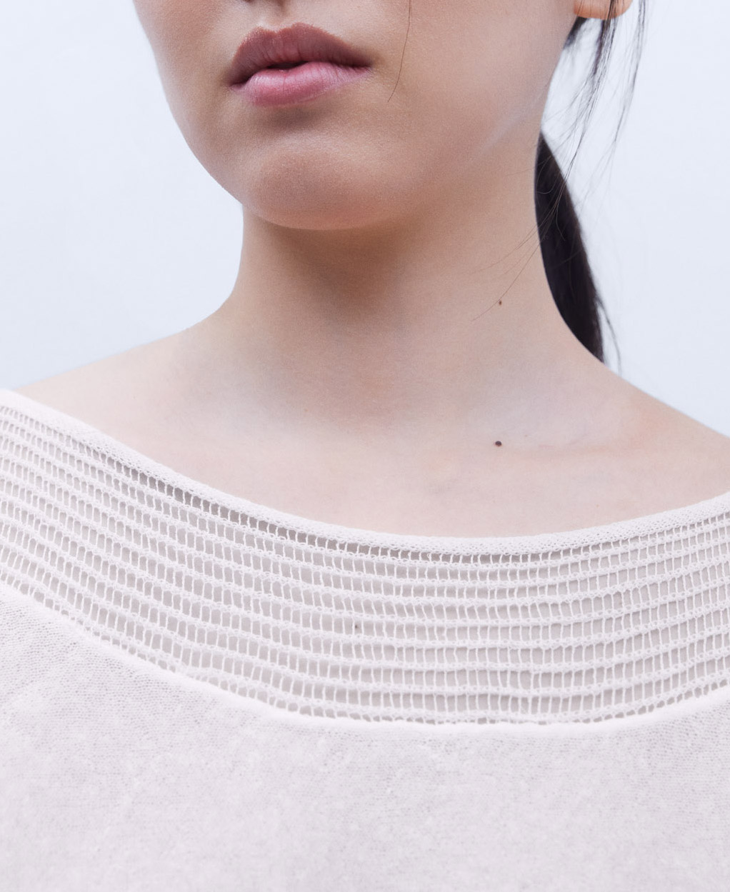 Short sweater with knit lace details image number 3