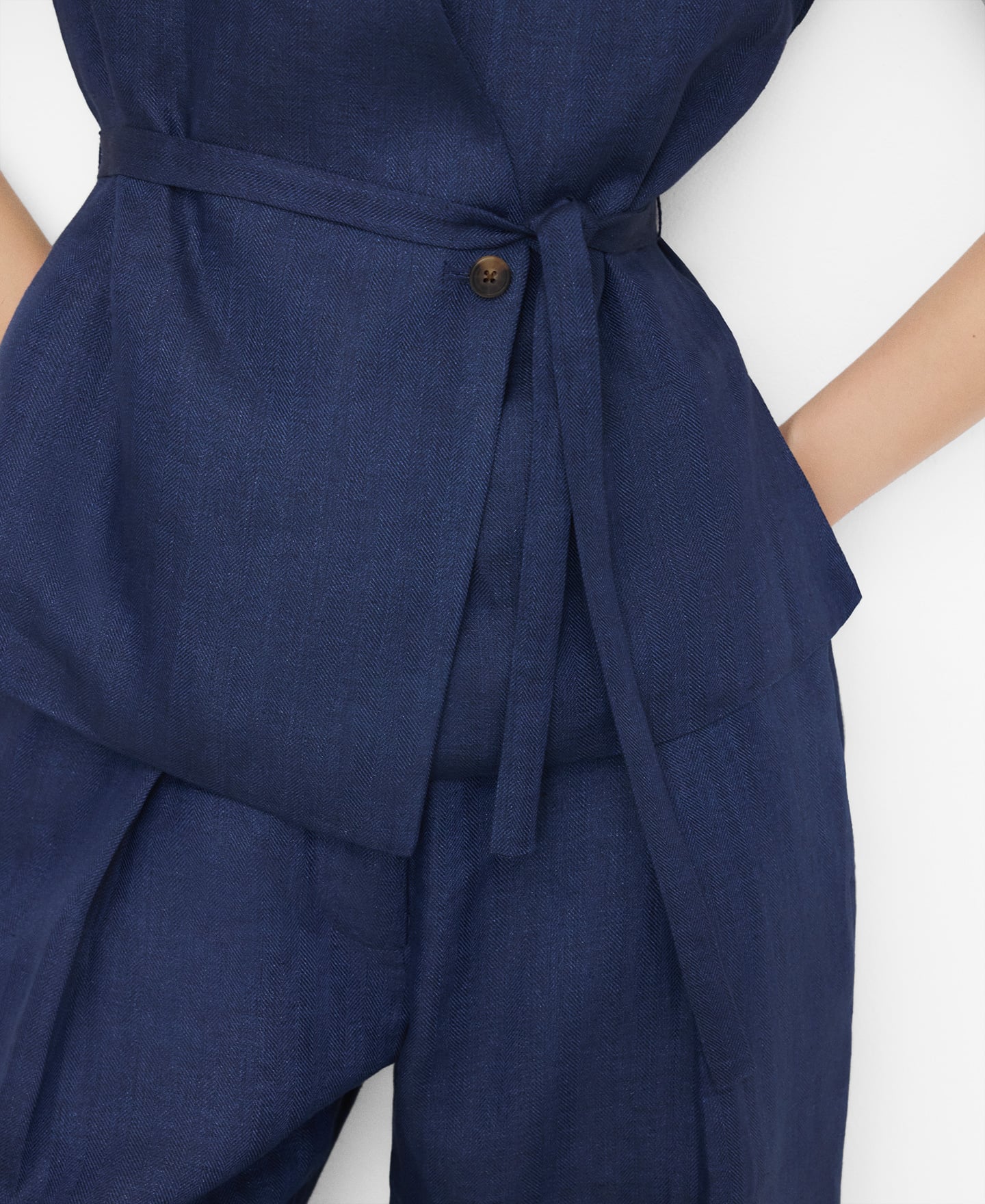 European linen pleated straight trousers image number 3