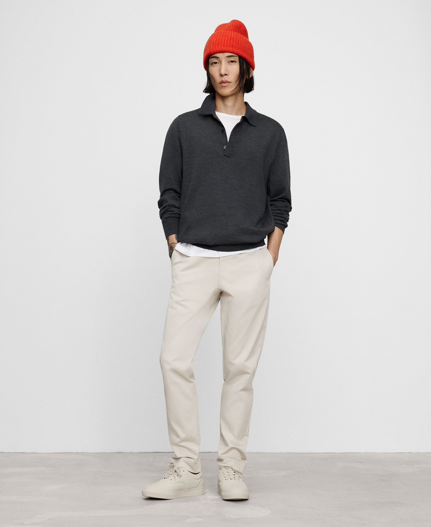 Pantal&oacute;n chino slim fit en algod&oacute;n image number 1