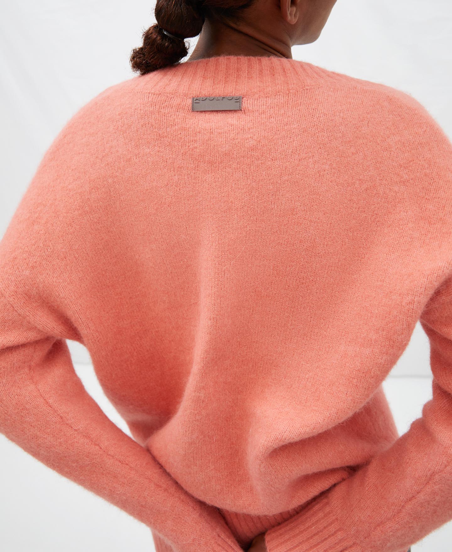 Jersey escote pico en alpaca image number 2