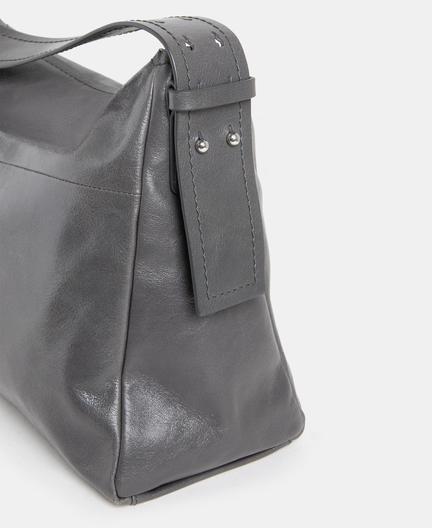 Hobo with magnetic clasp in leather image number 1