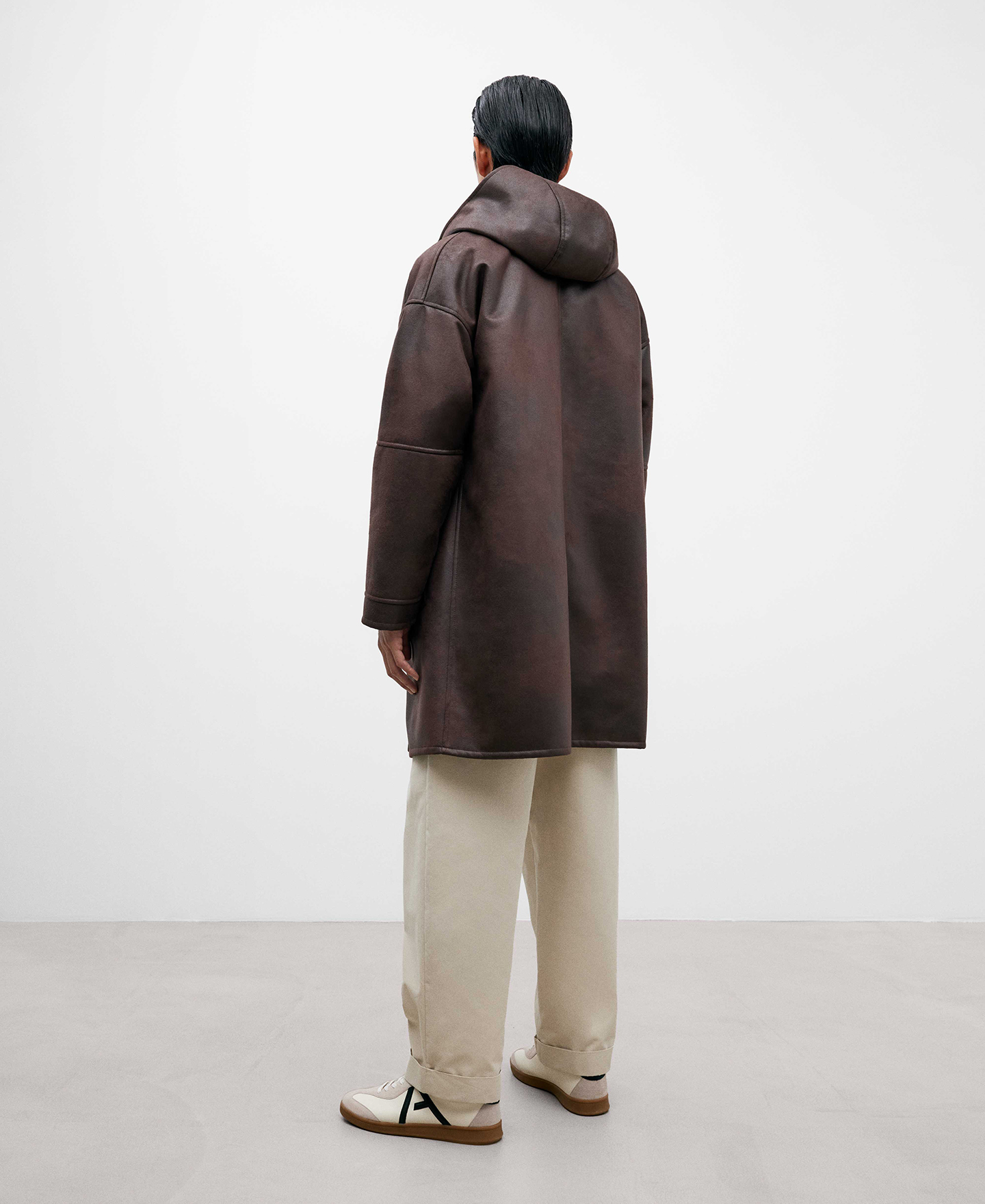 Brown polyester coat for men image number 2