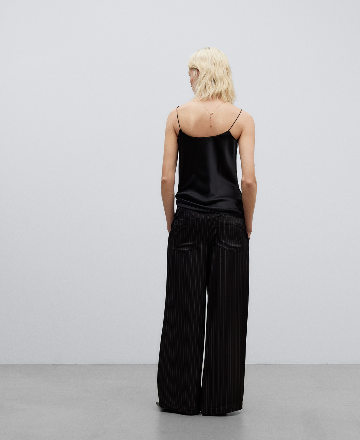 Mulberry silk women's top image number 2