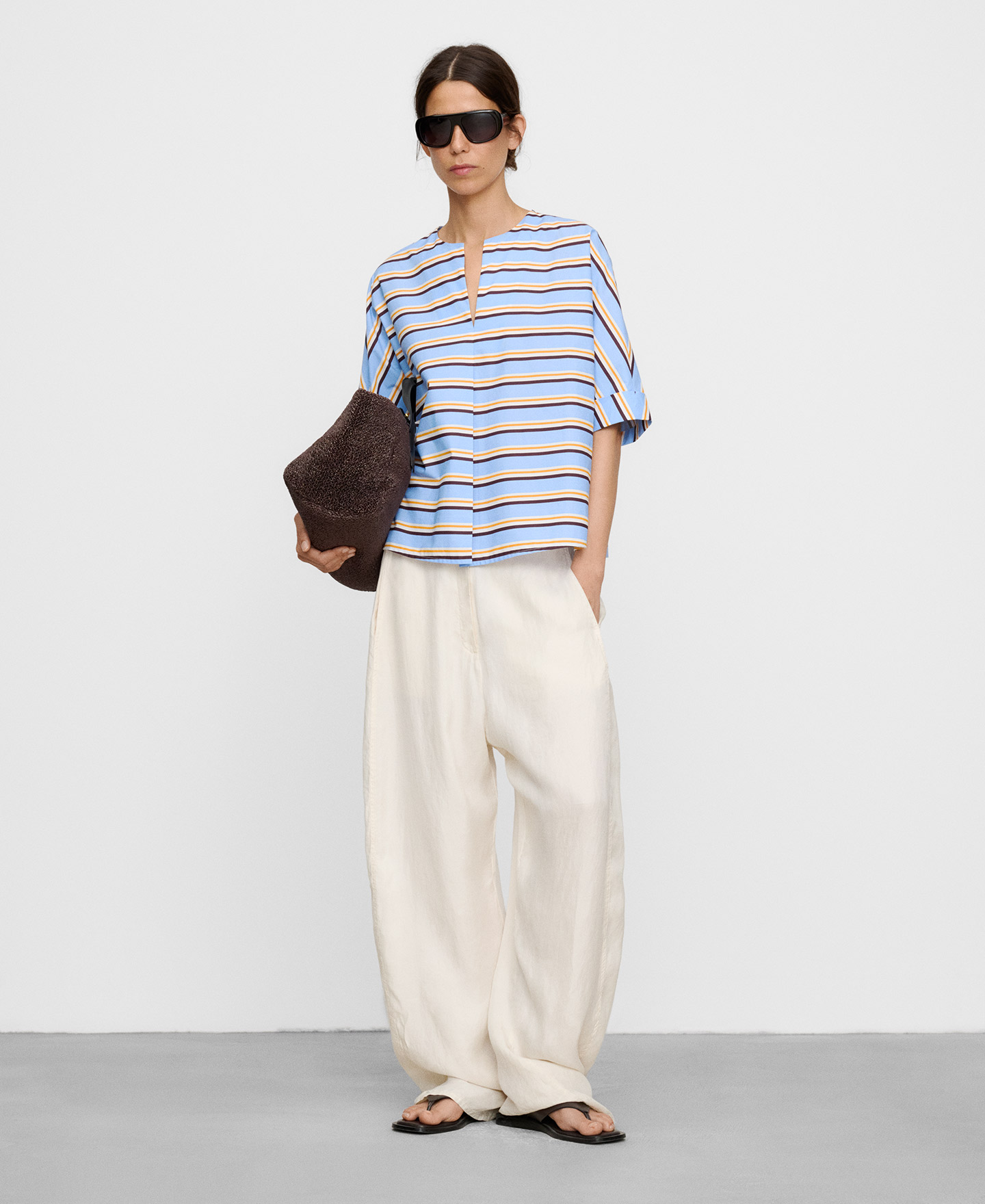Blusa rayas escote pico algod&oacute;n image number 1