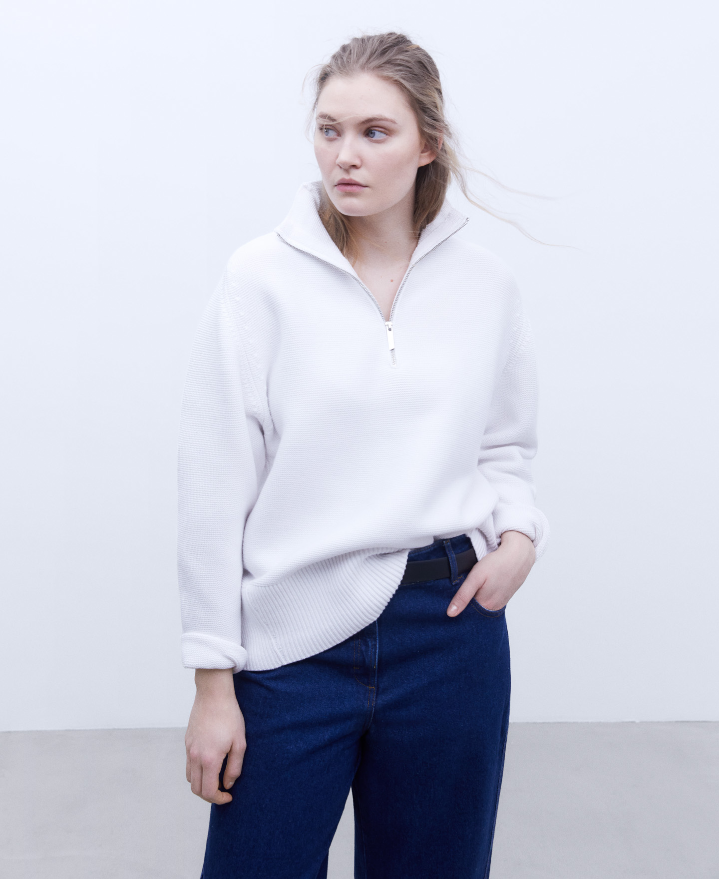 Zip knitted sweater image number 0