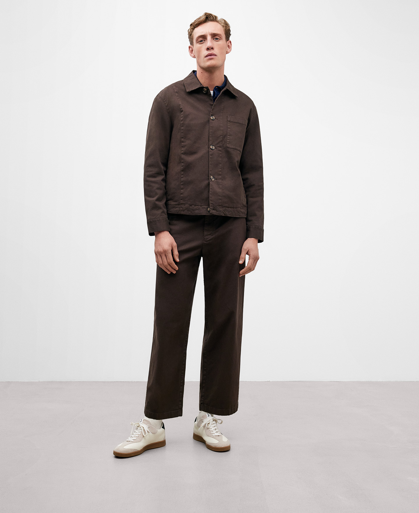 Brown cotton trousers for men image number 1