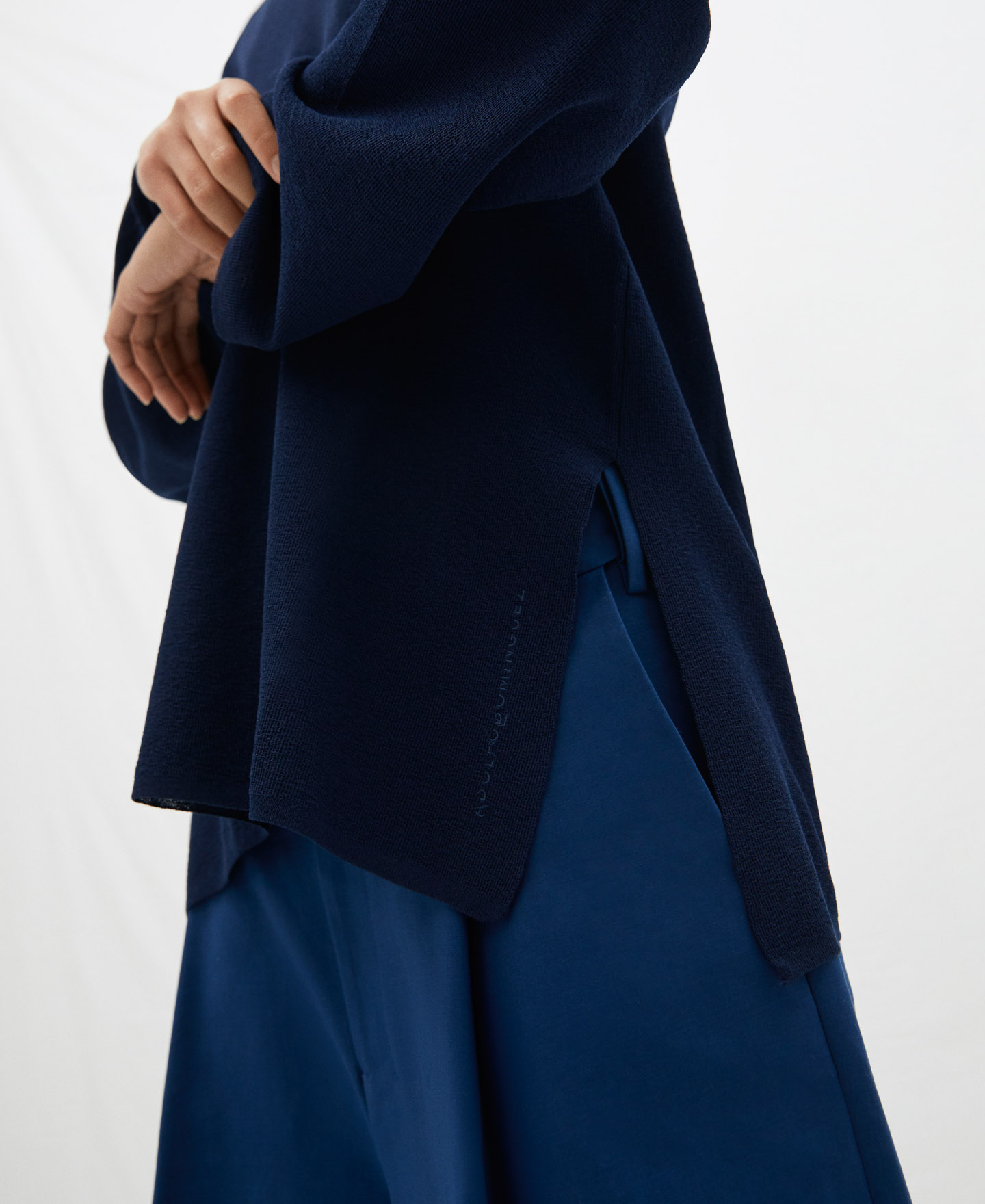 V-neck viscose sweater image number 3