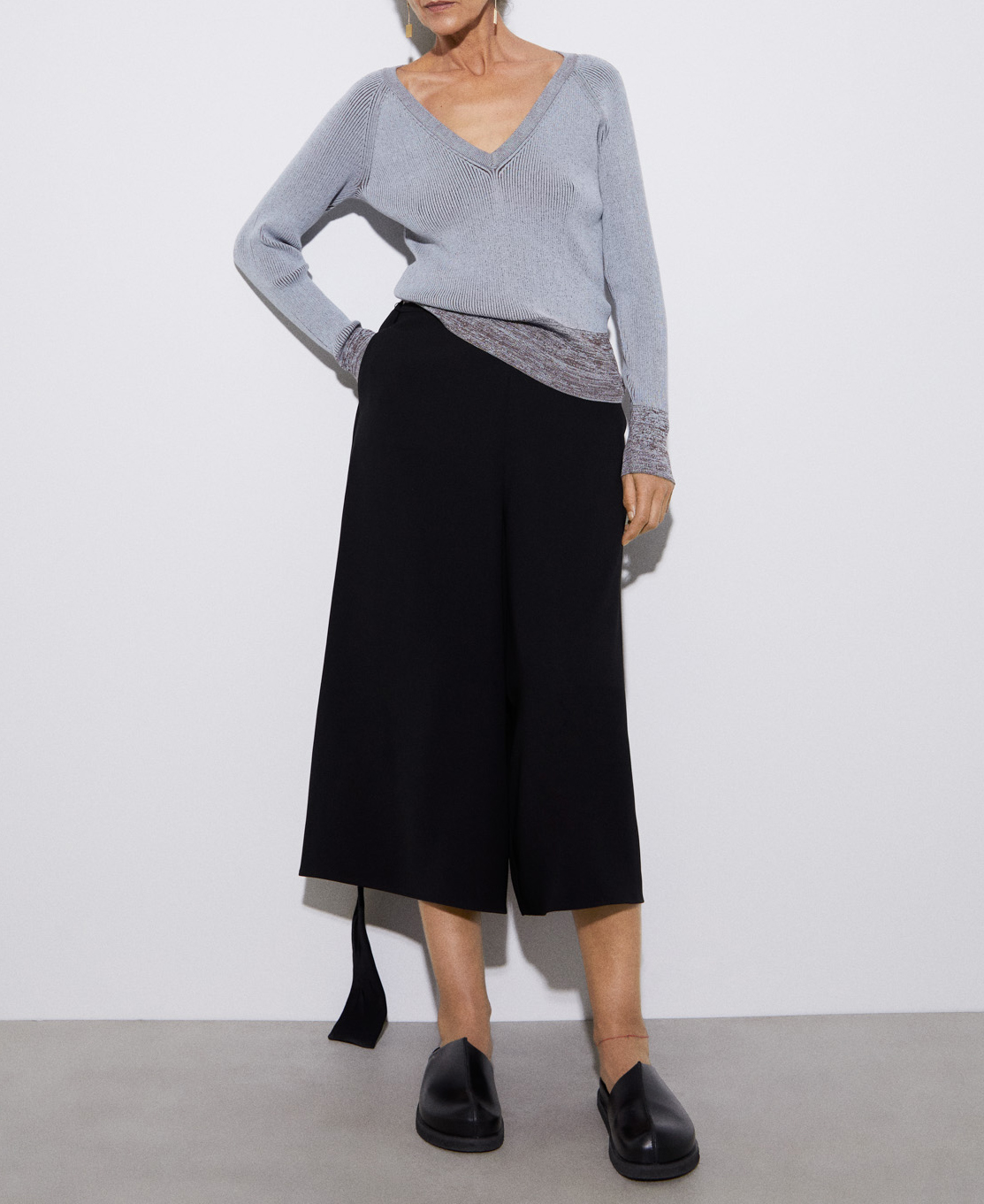V-neck viscose knitted sweater image number 1