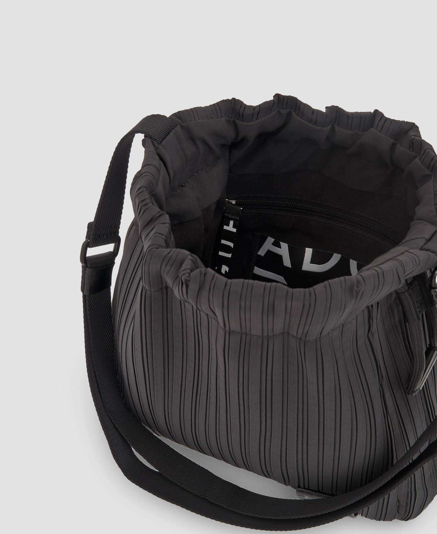 Small crinkle shoulder bag image number 3