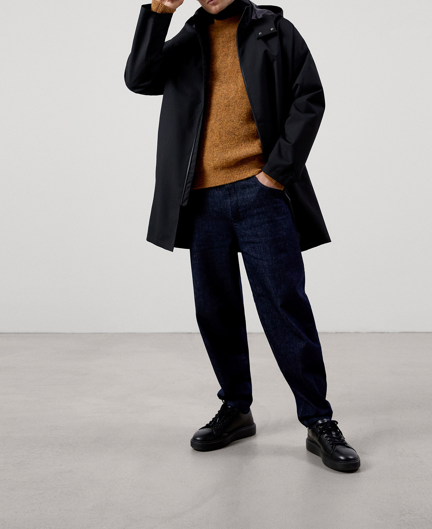 Four pockets parka image number 1