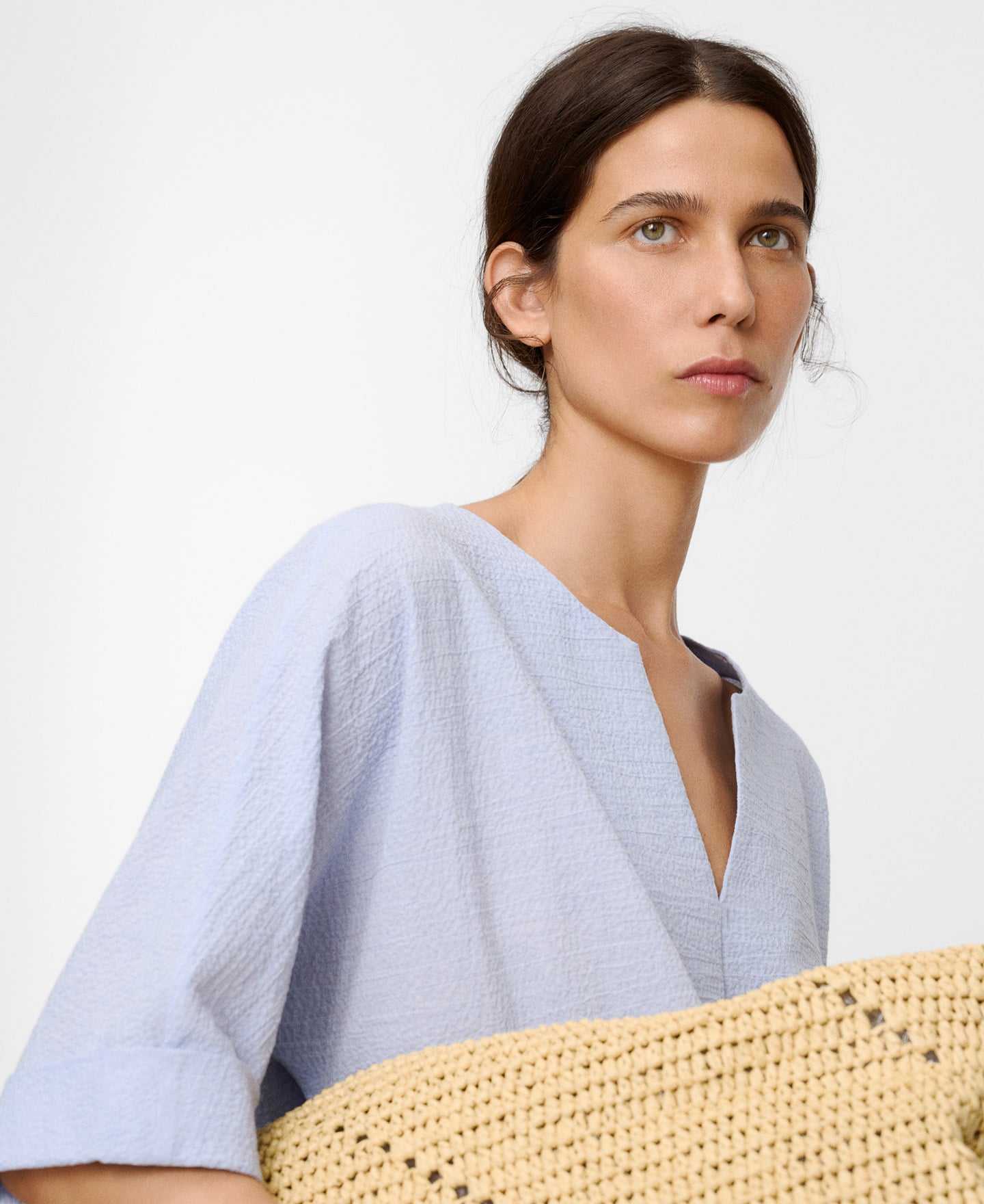 Cotton seersucker V-neckline blouse image number 3