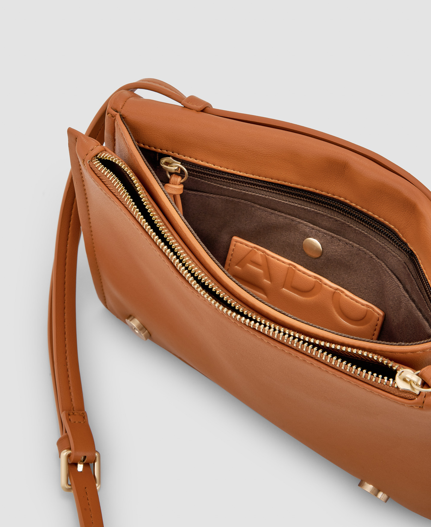 Recycled material medium shoulder bag image number 2