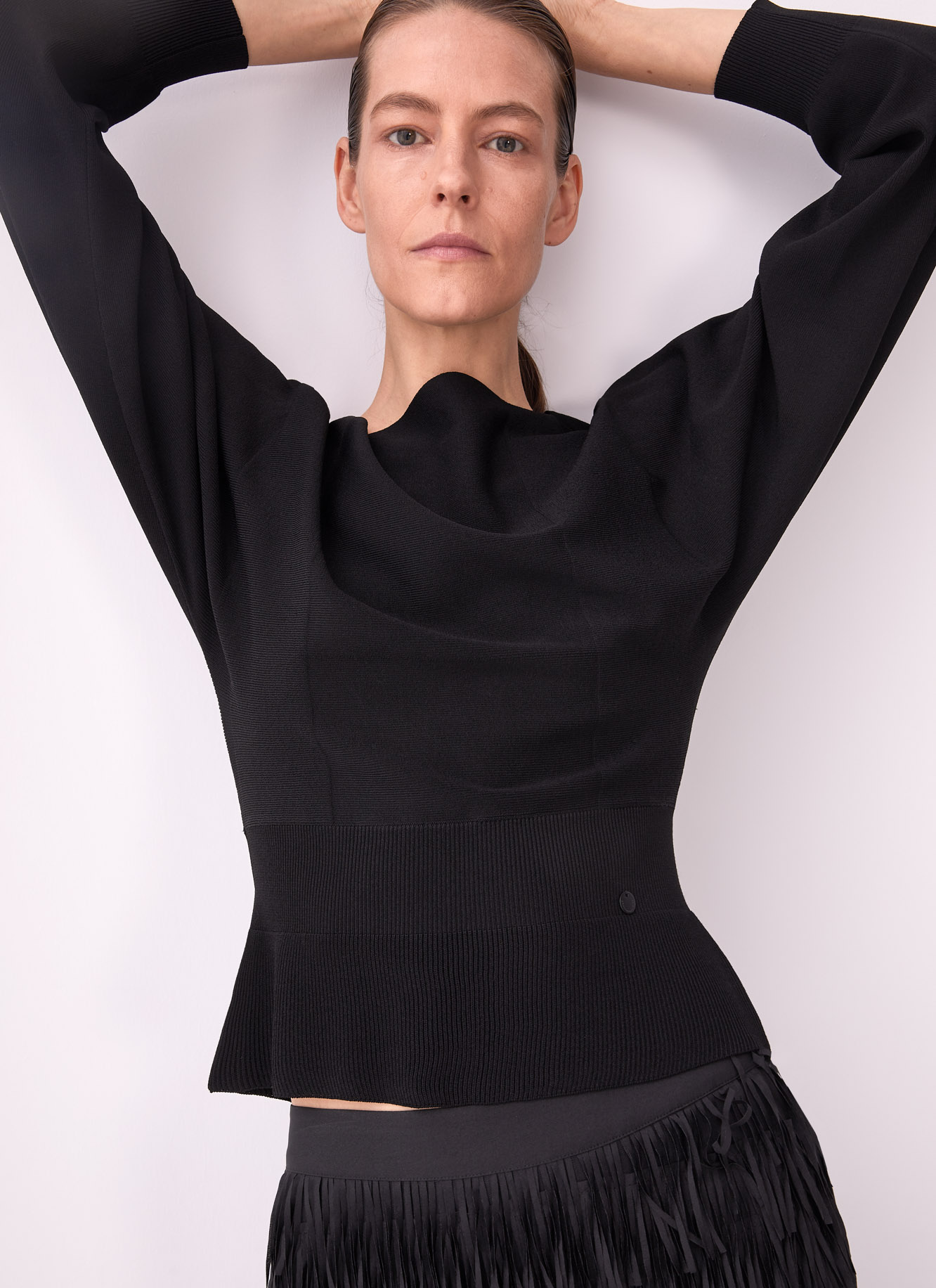 Thick stretch sweater with ribbed waist image number 0
