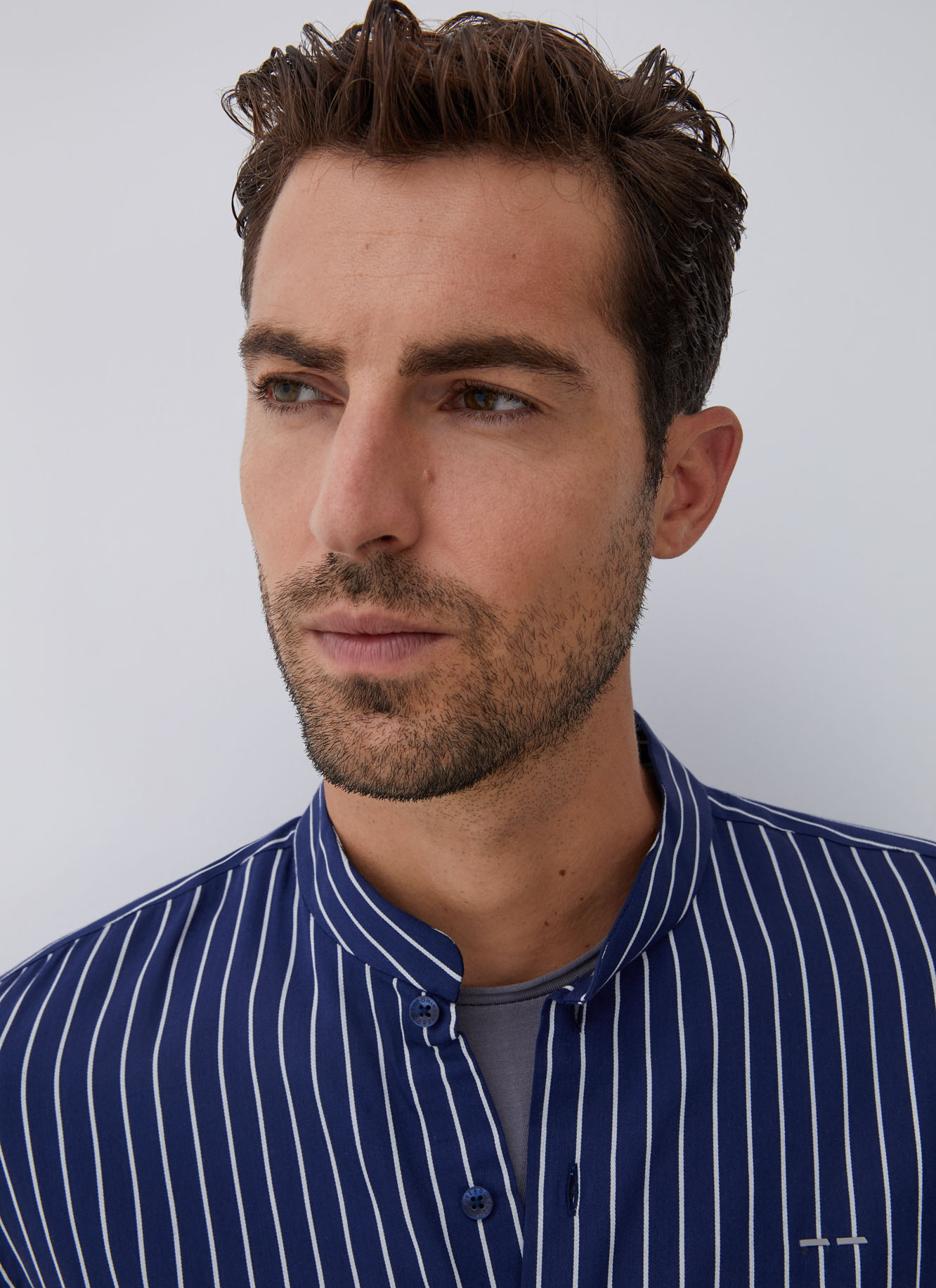 Striped shirt with mandarin collar image number 3