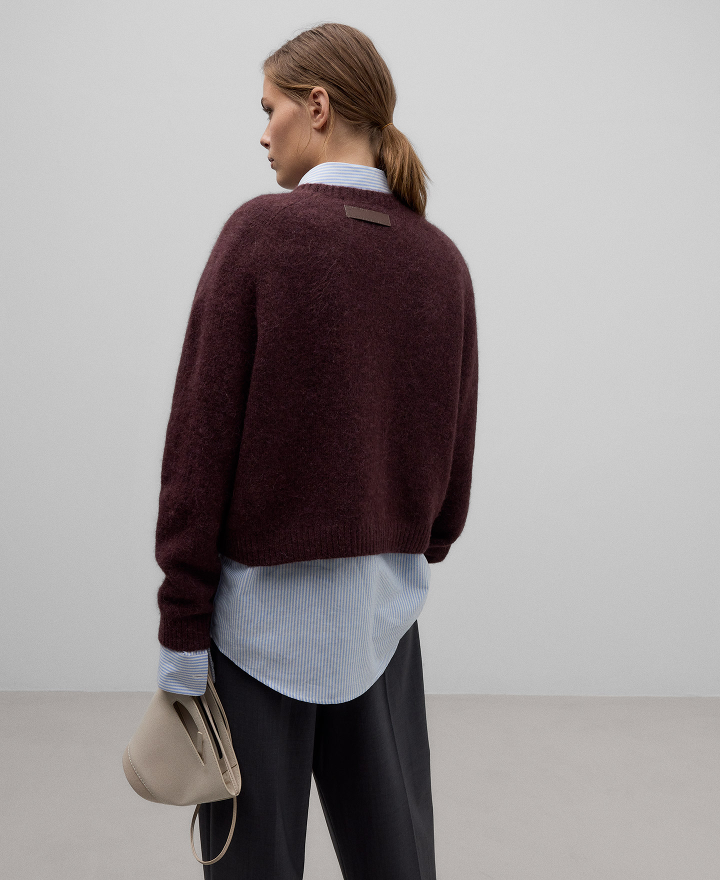Jersey corto punto con alpaca mujer image number 2