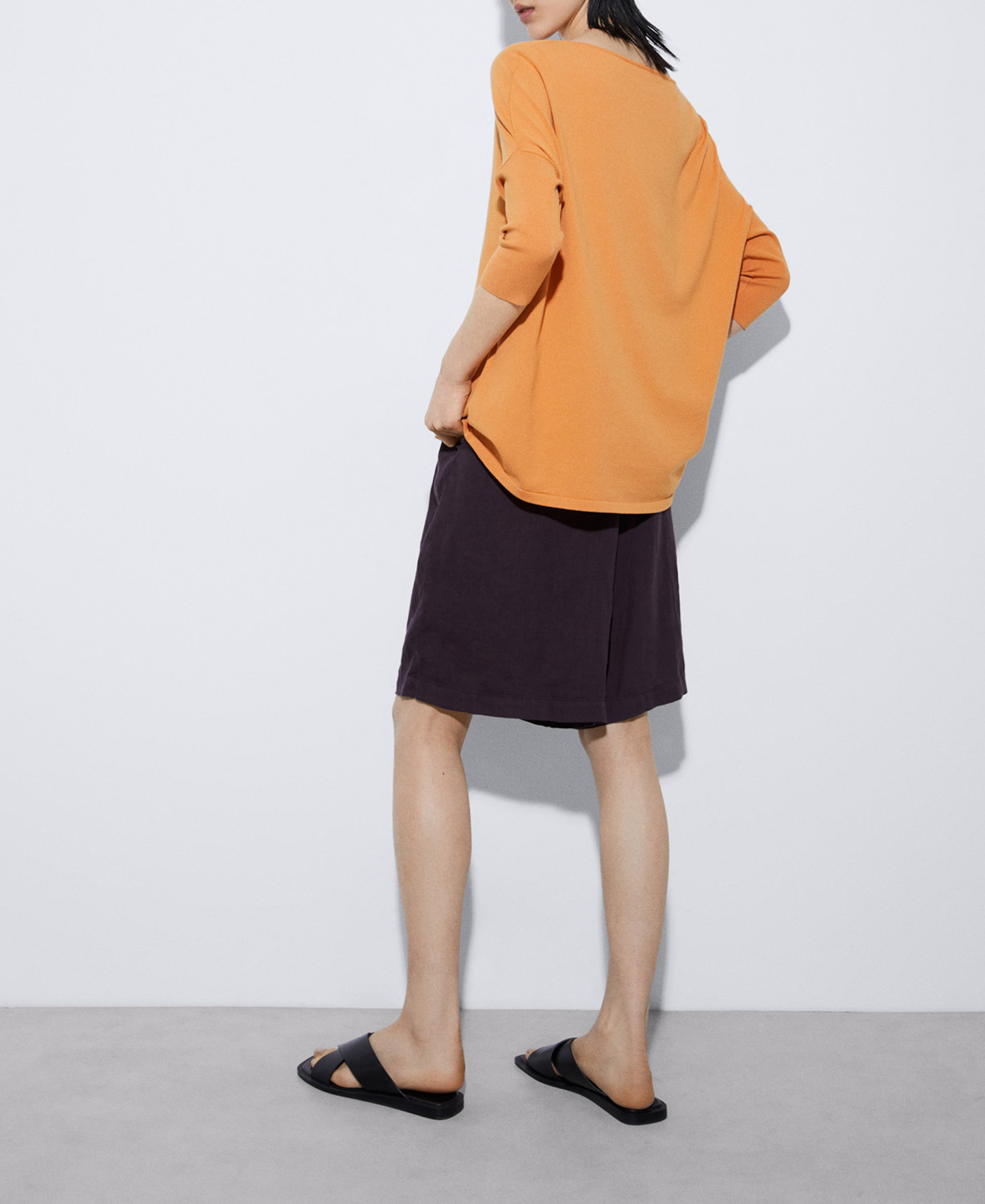 Jersey amplio escote pico image number 2