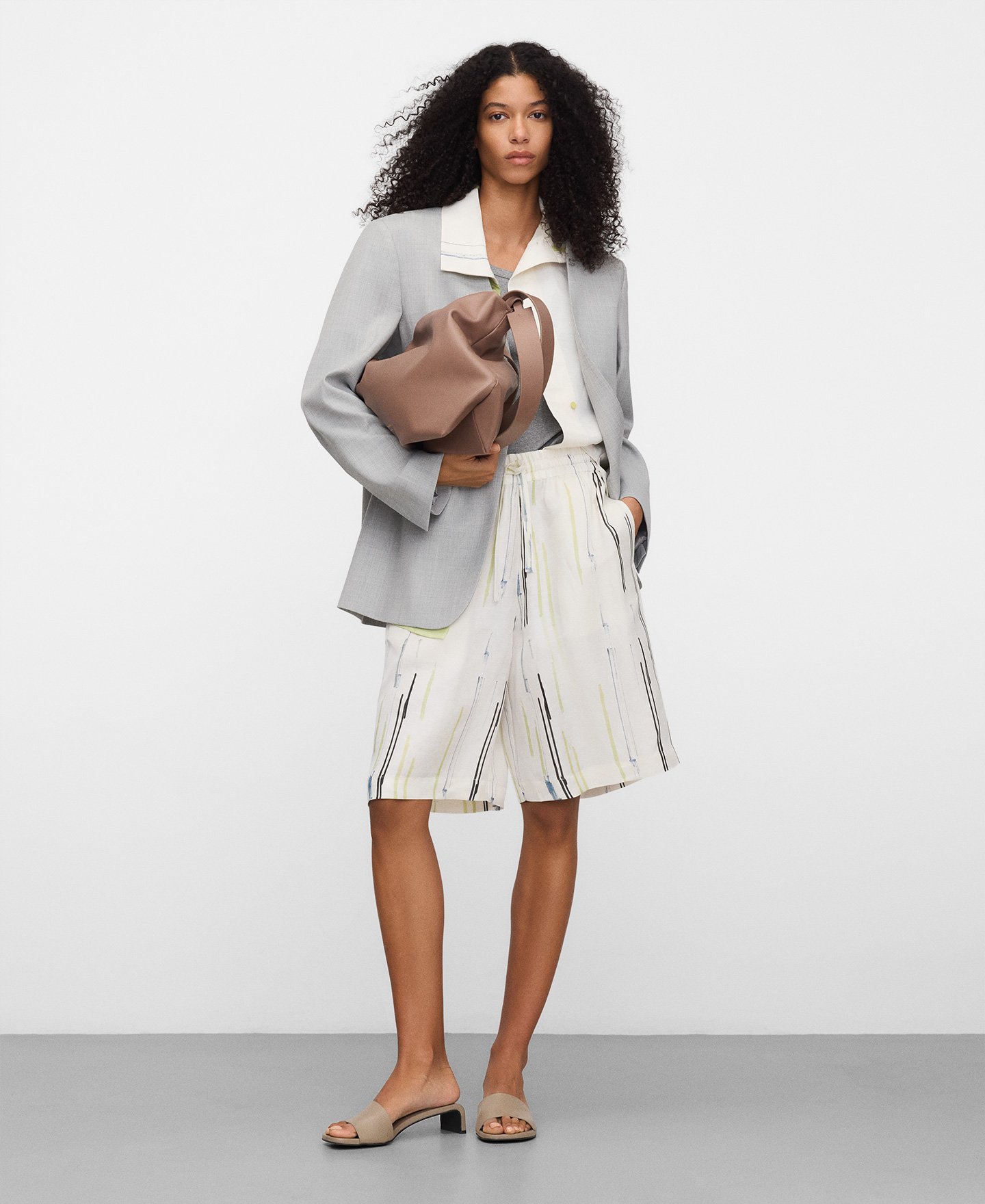 Bermuda relaxed fit estampada image number 1