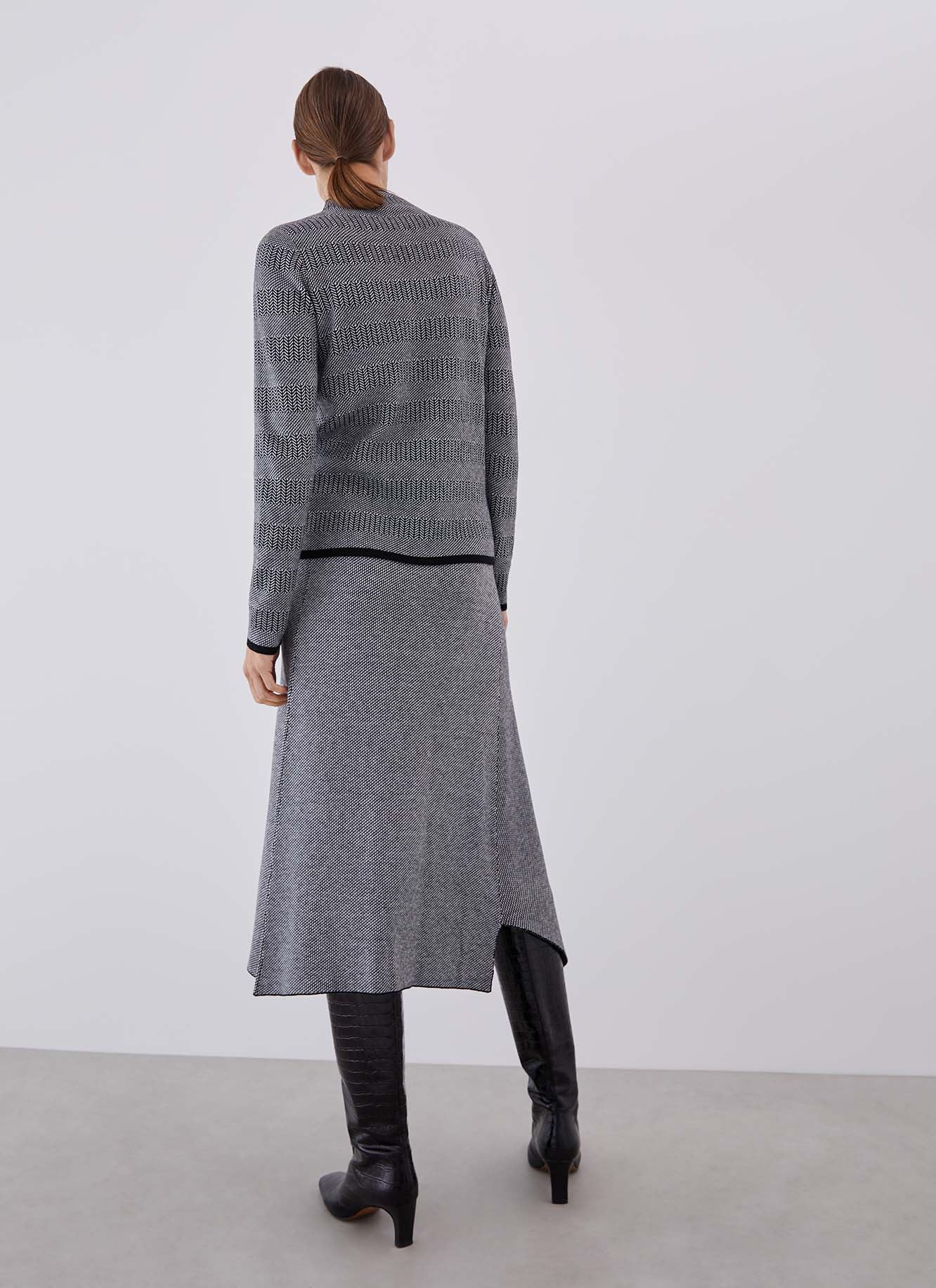 Bicolour knit skirt image number 1