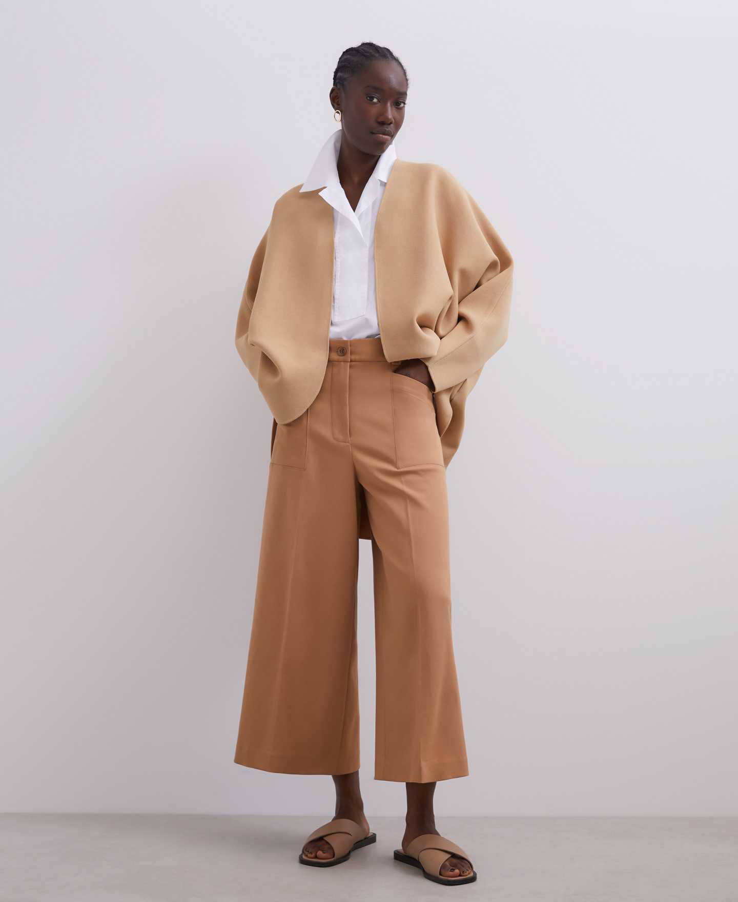 High-waist straight trousers in cotton image number 3