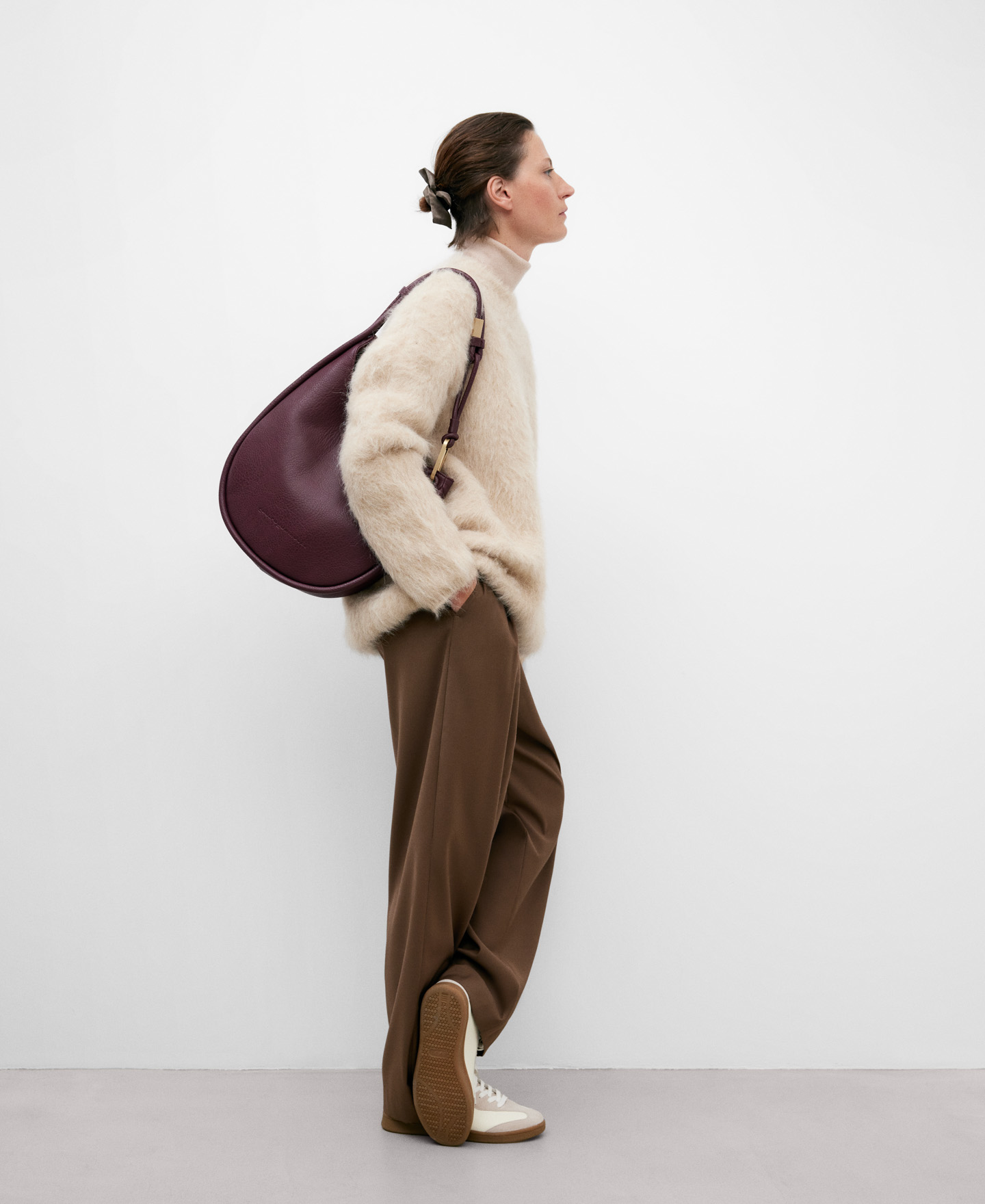 Recycled material hobo bag for women image number 4