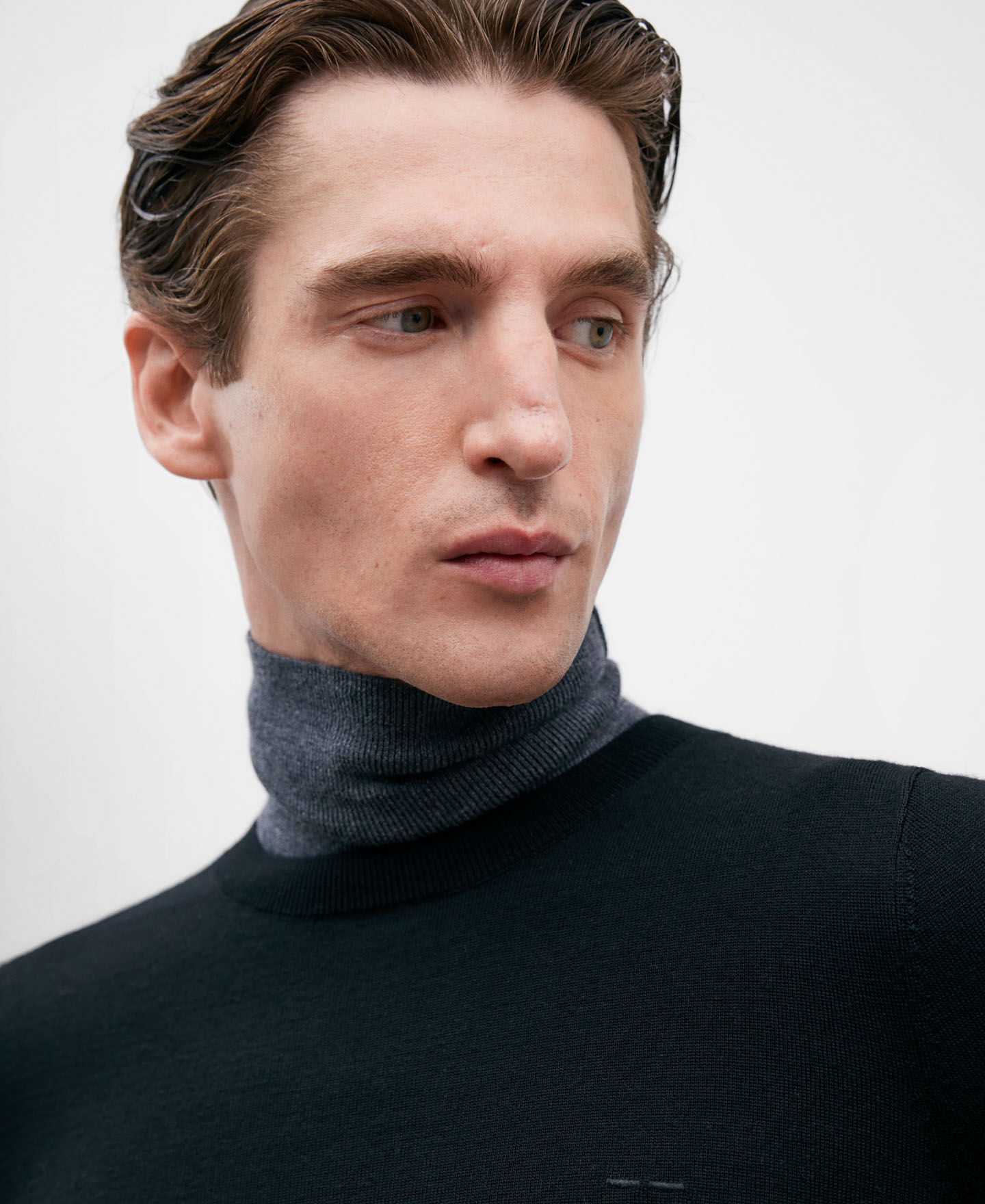 Merino wool black sweater for men image number 3
