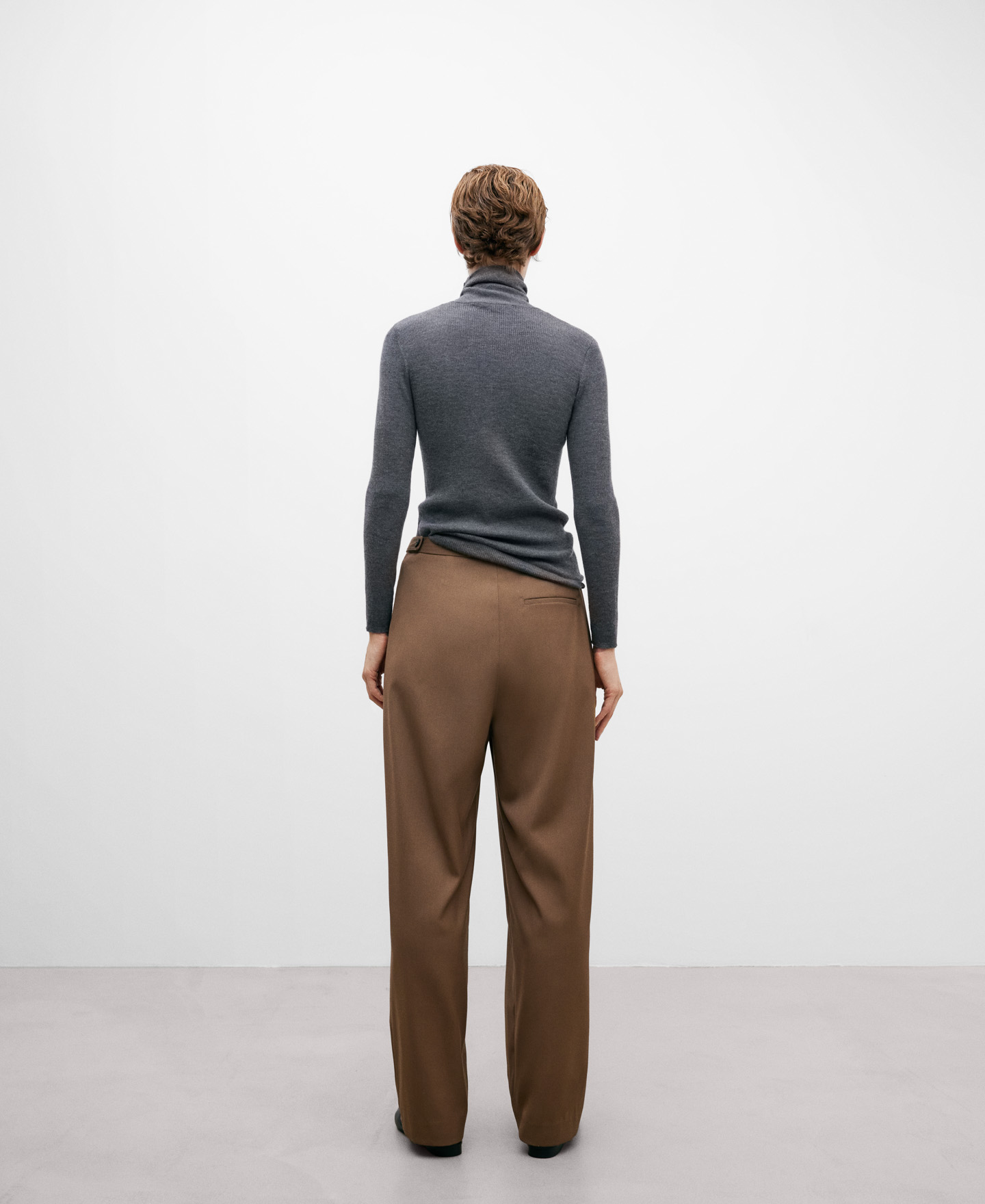Merino wool ribbed sweater for women image number 2