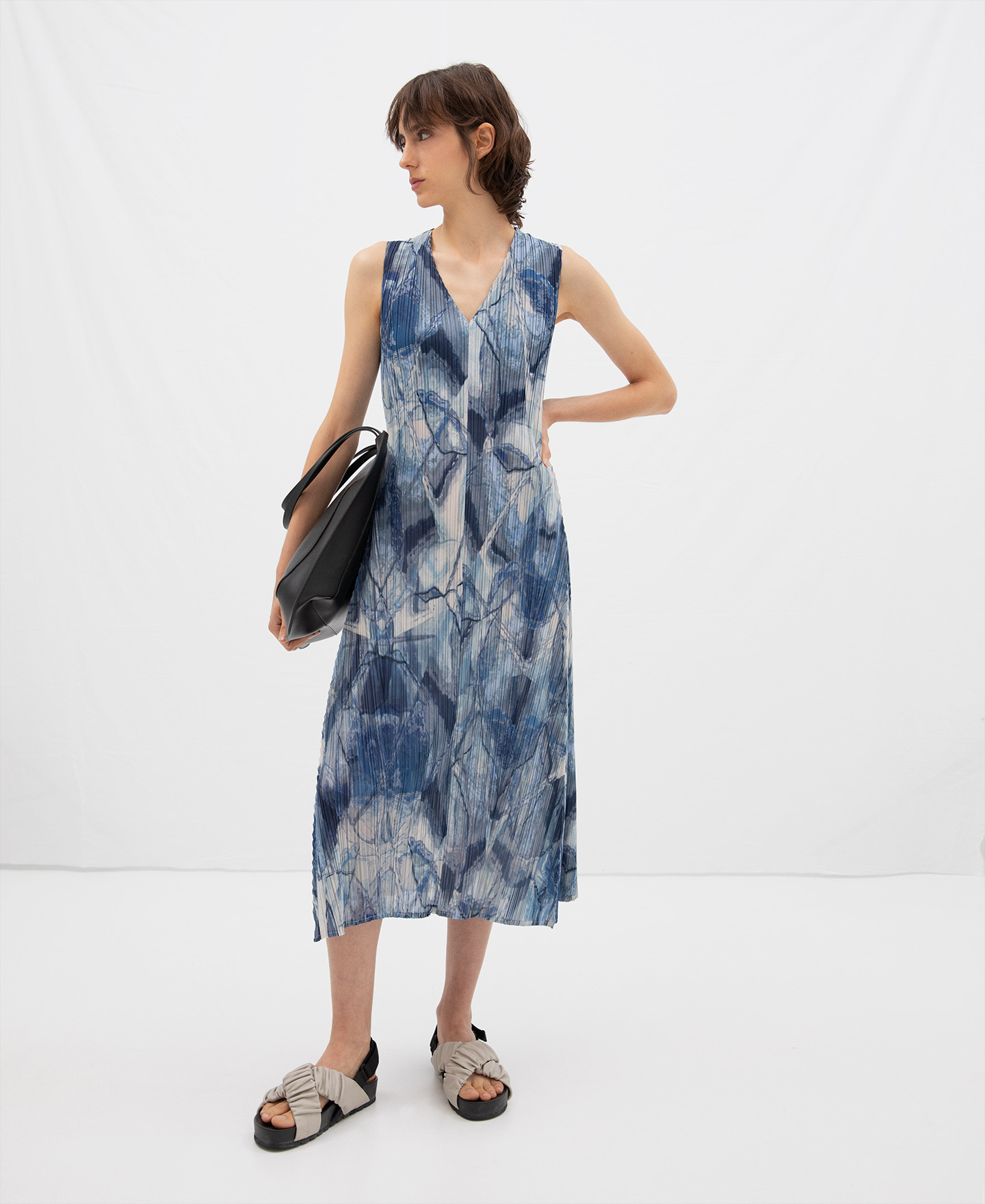 Atlantic print sleeveless dress image number 1
