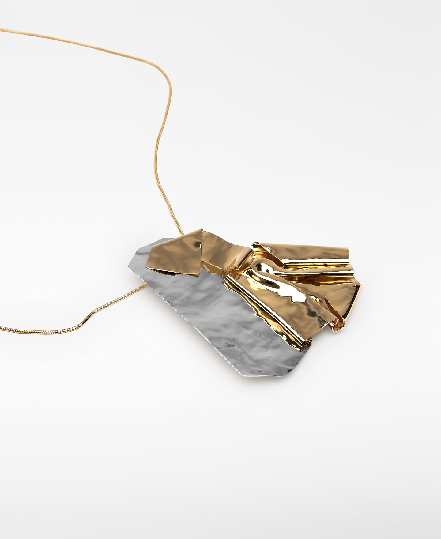 Pleated metal pendant necklace image number 1