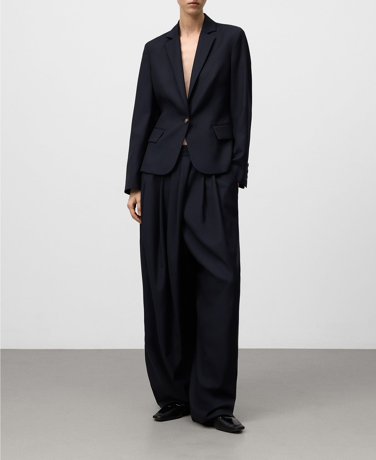 Short tailored blazer image number 1