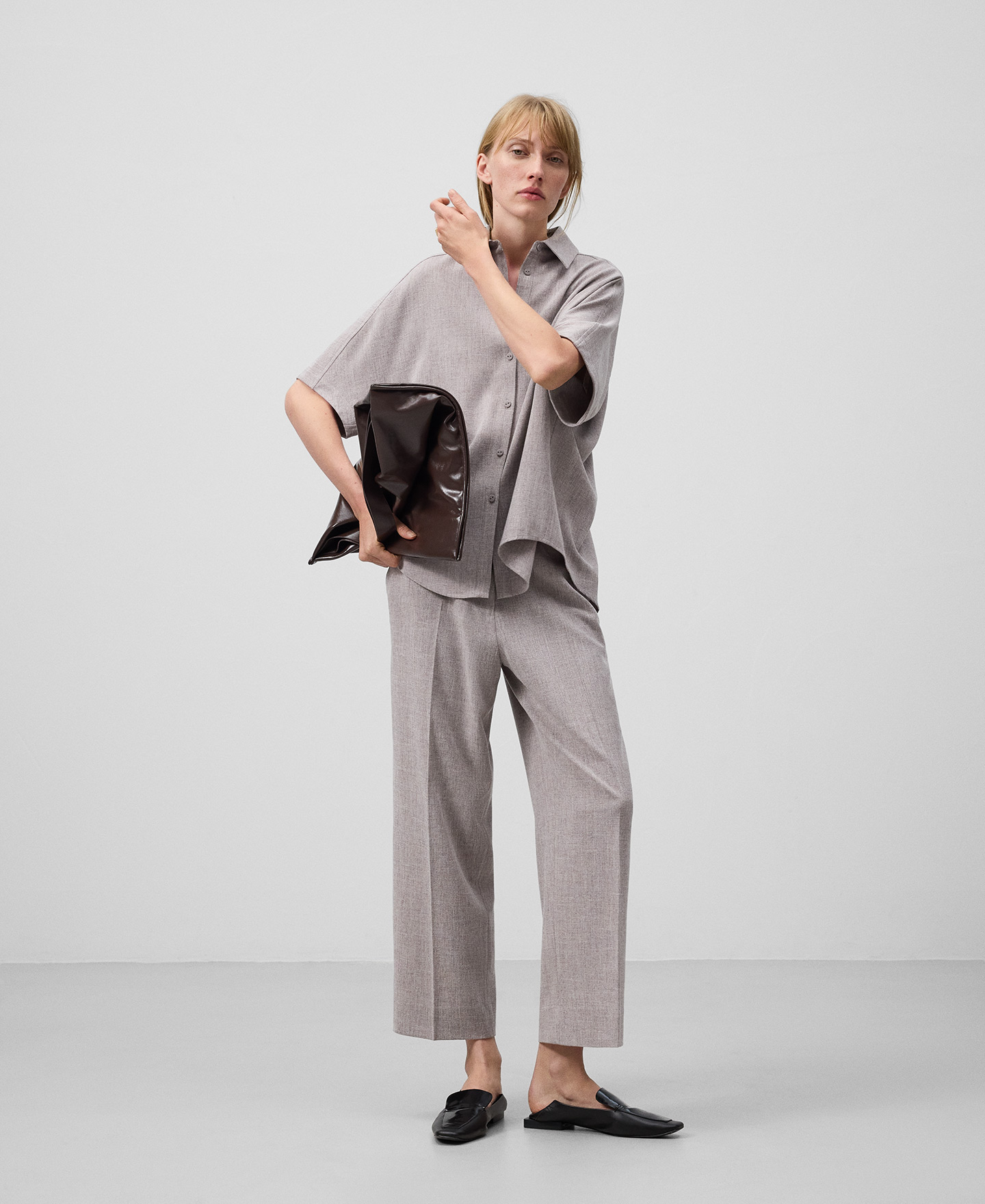 Camisa oversize manga corta mujer image number 1