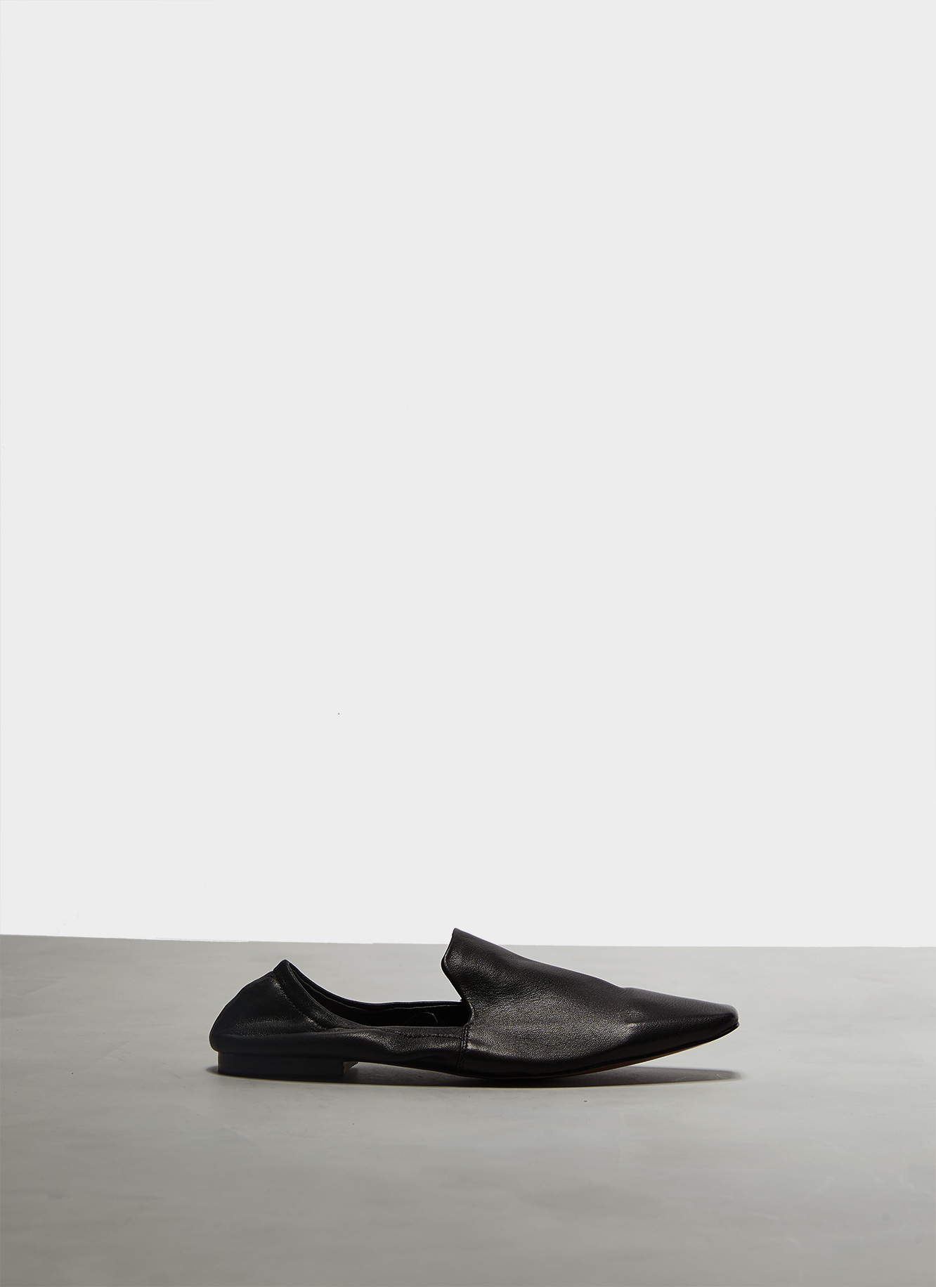 Babuchas de piel con talonera abatible image number 4