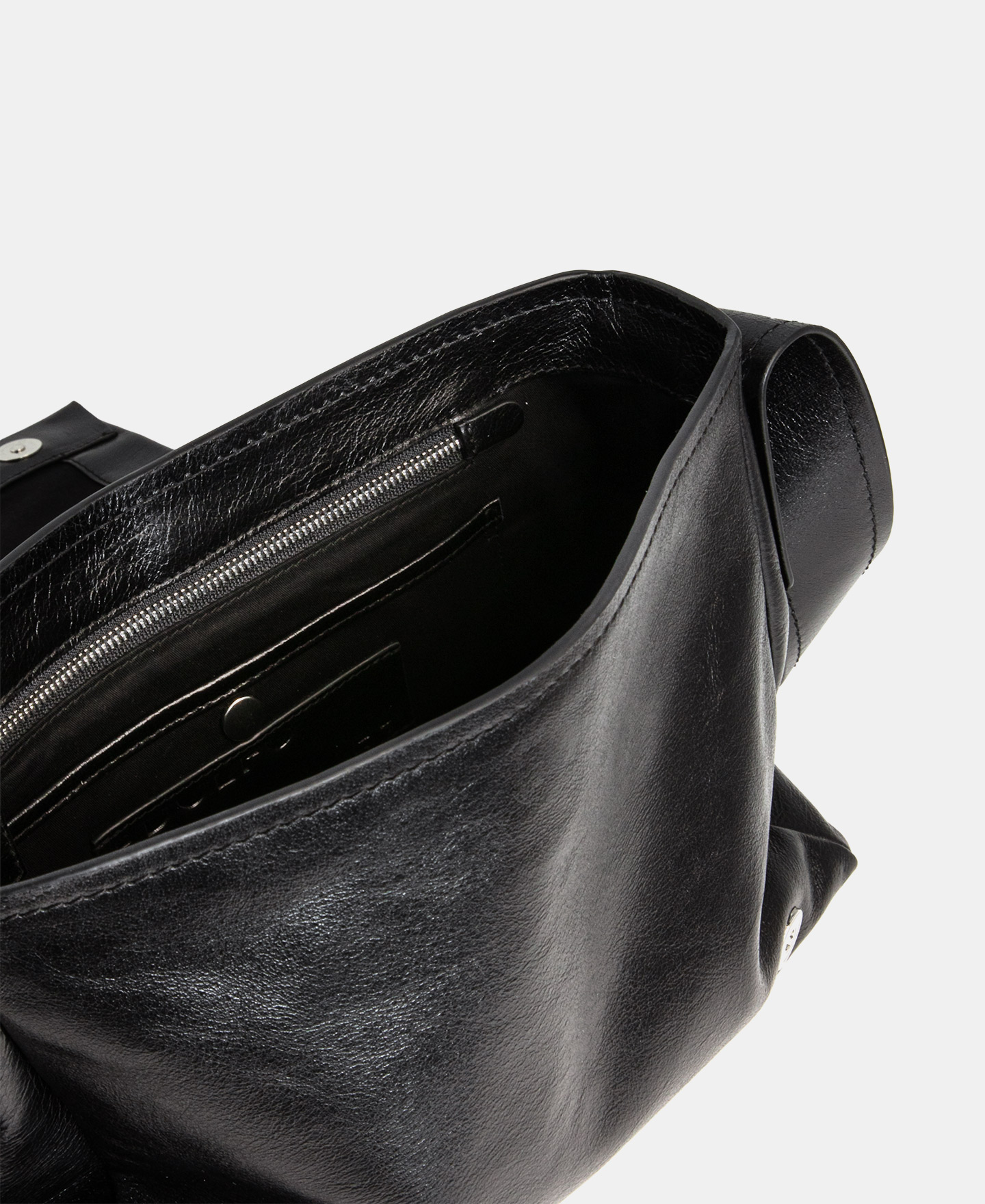 Crackled leather shoulder bag image number 2