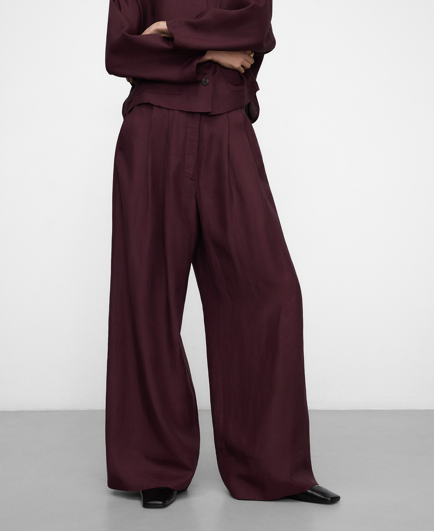 Double-pleat trousers image number 0