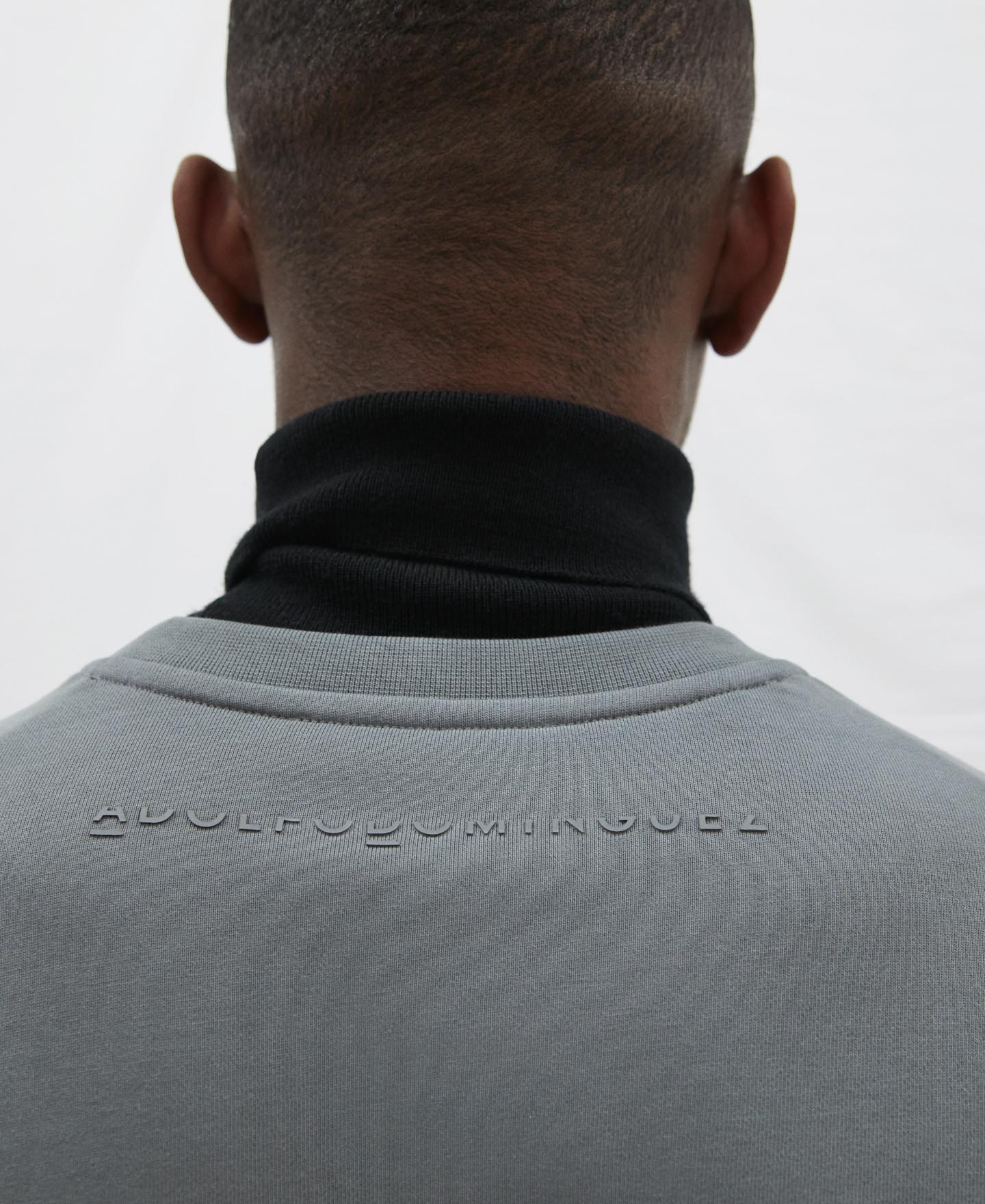 Sudadera cuello caja en algodón image number 3
