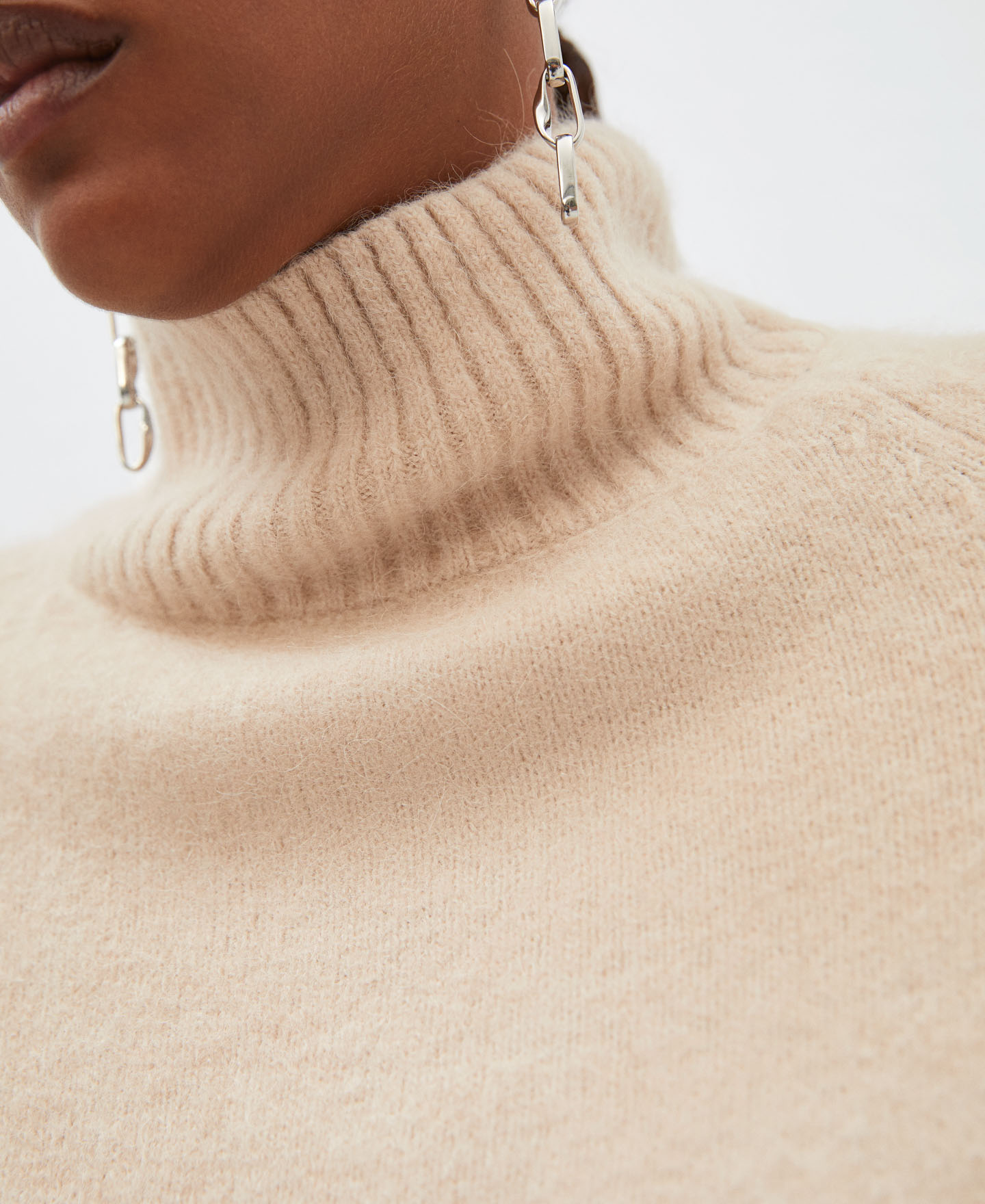 Merino wool and alpaca knitted sweater image number 3