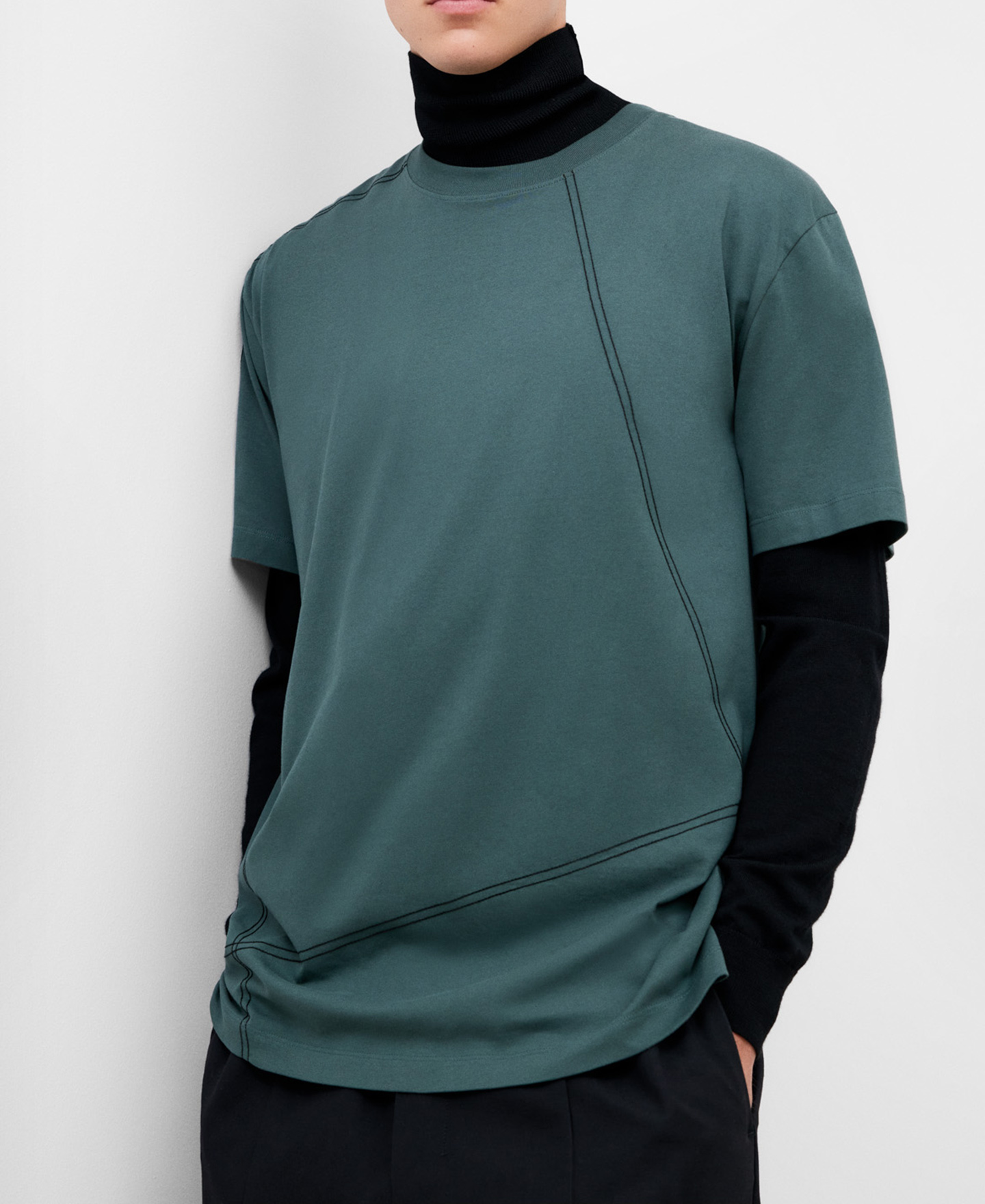 T-Shirt vert en coton avec détail sur le devant image number 0