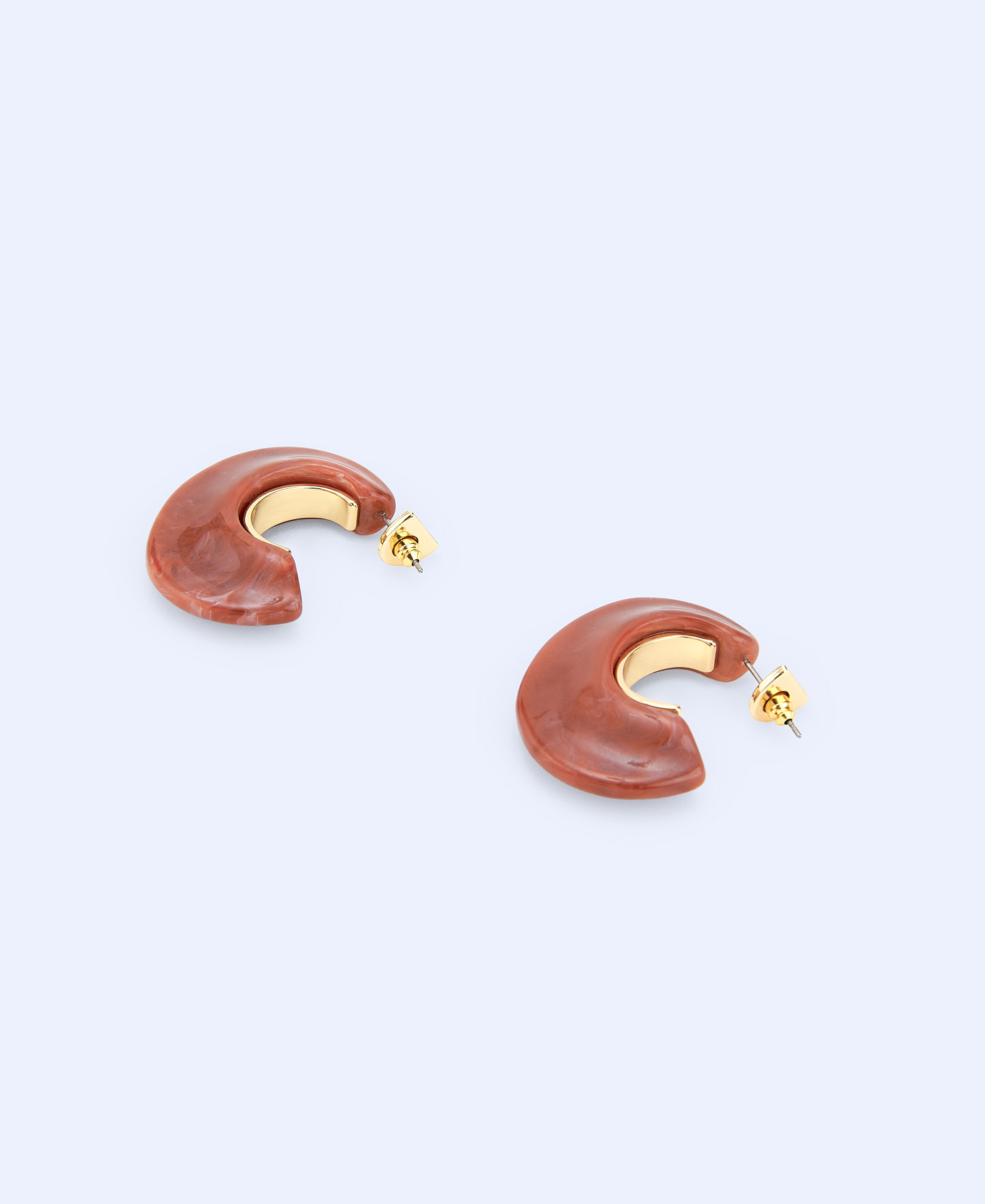 Resin and metal earring image number 2