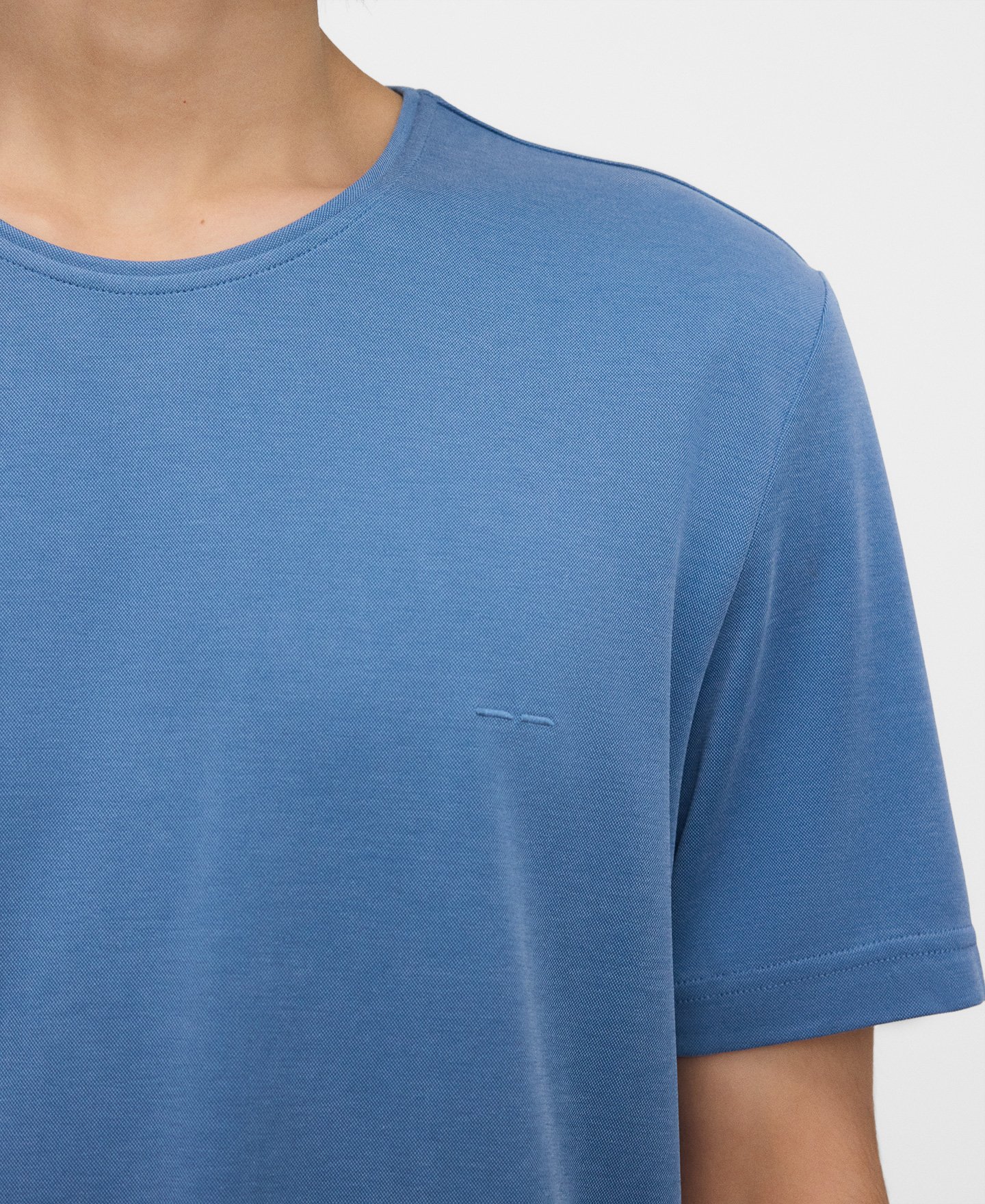 T-shirt com gola redonda modal image number 3