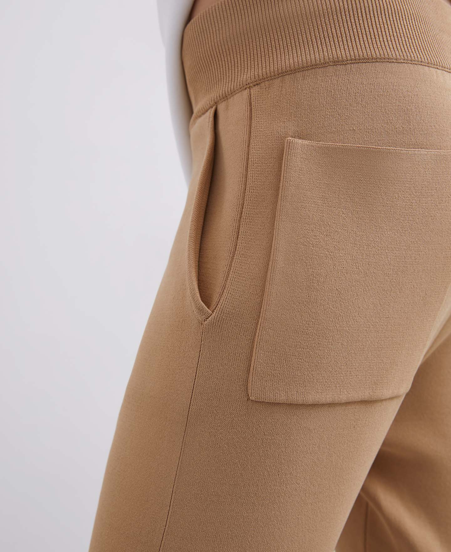 Jogging trousers in cerrojillo knitt image number 2