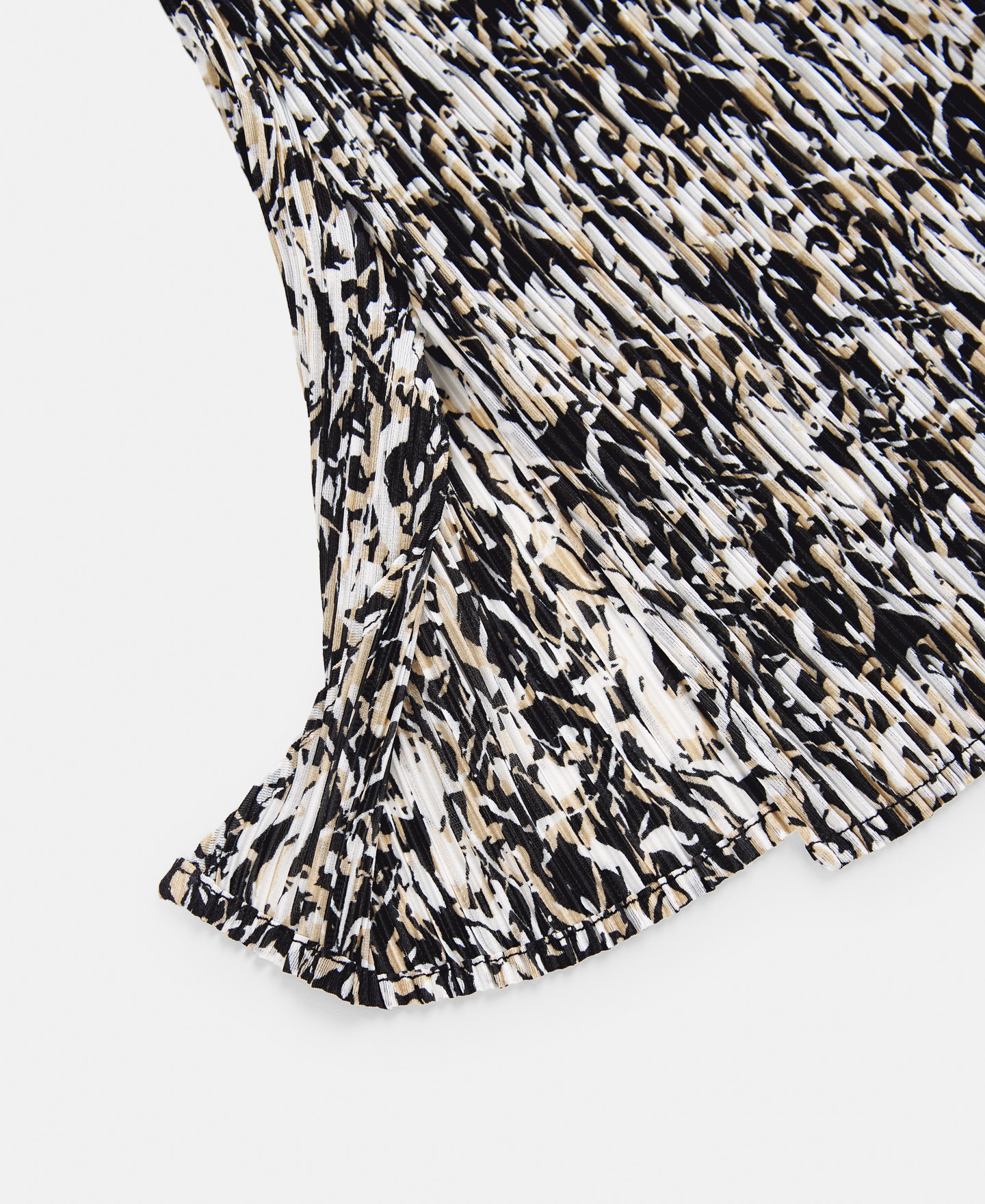 Crinkle printed top with crew neckline image number 6