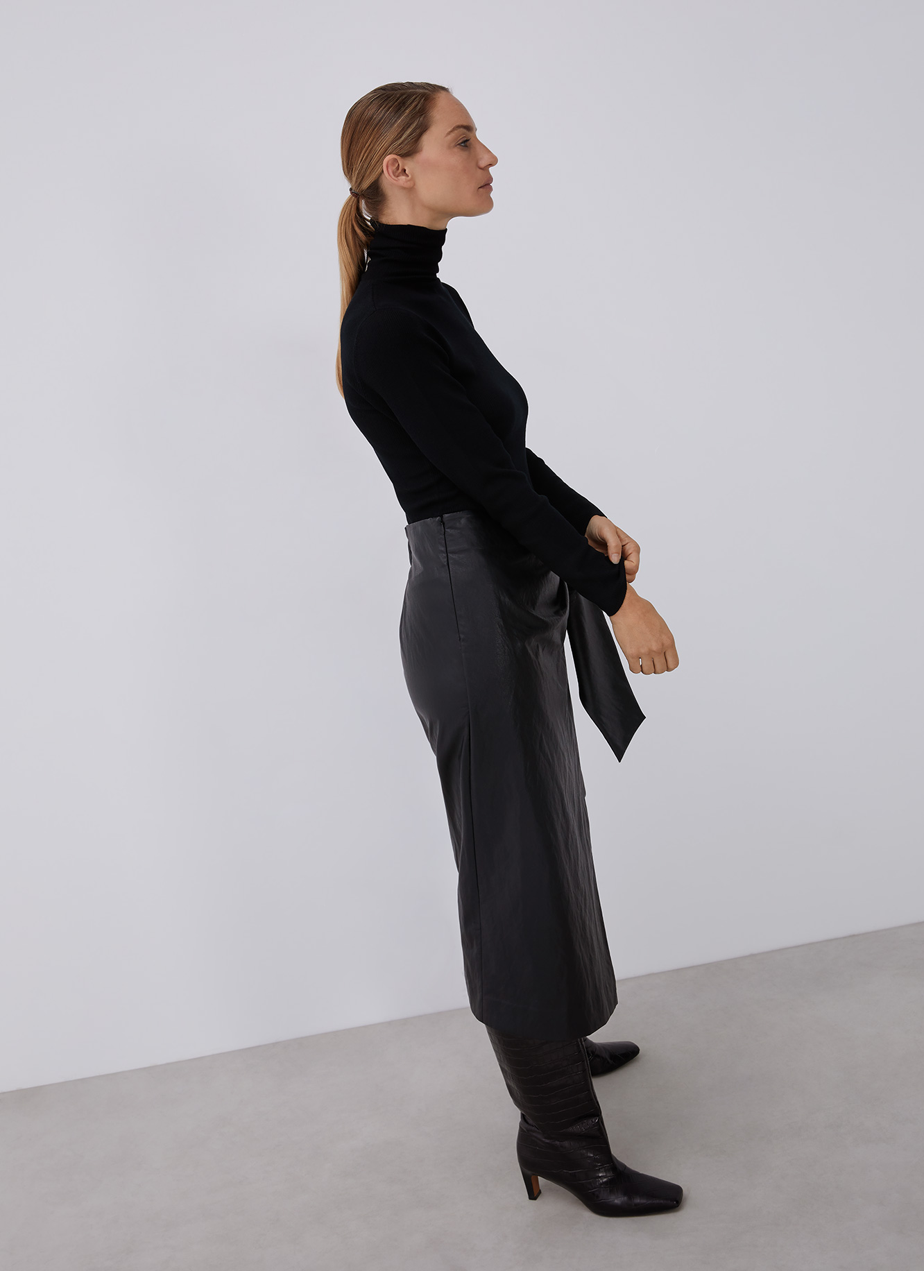 Crossed midi skirt with belt image number 3