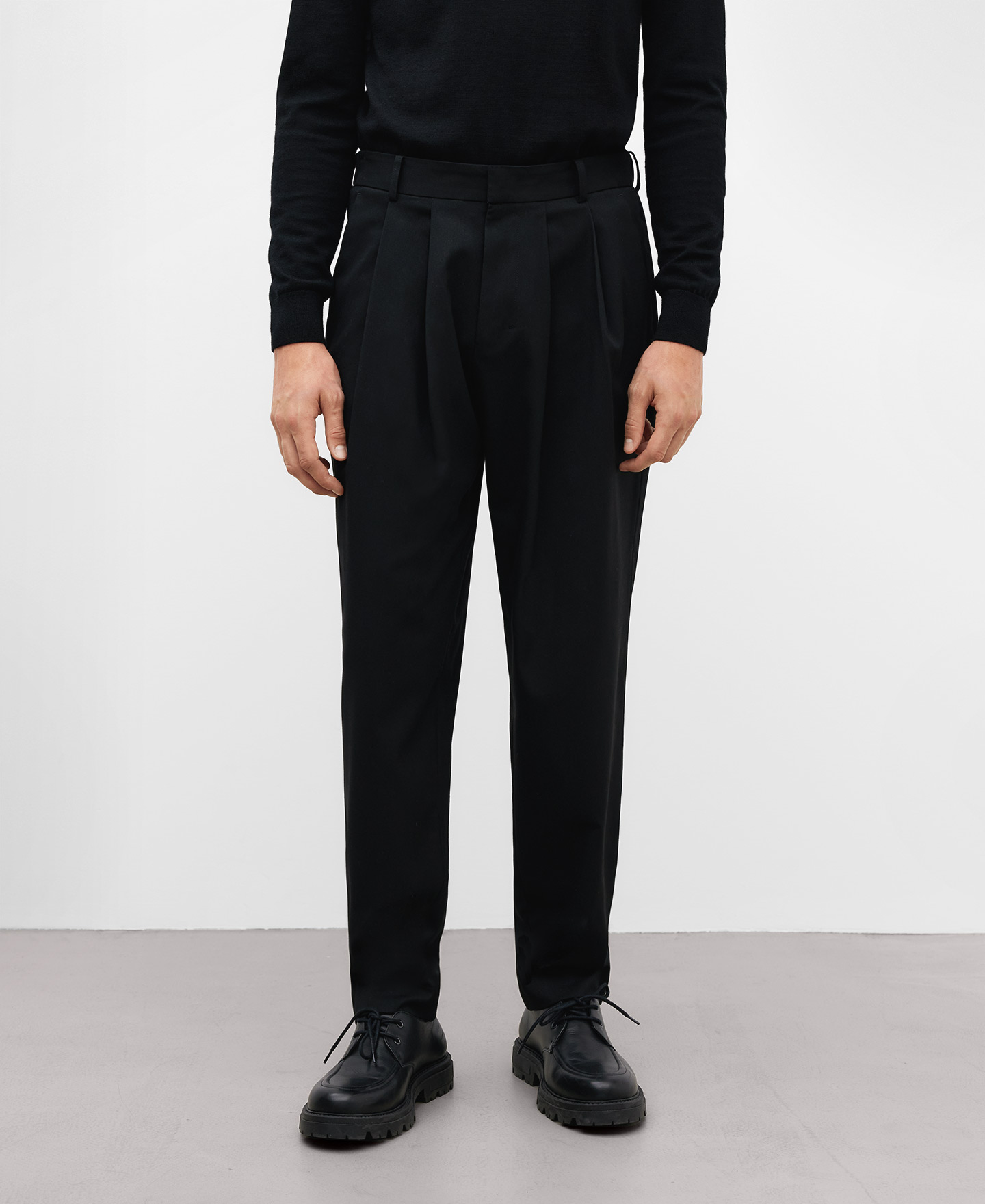 Black trousers with darts image number 0