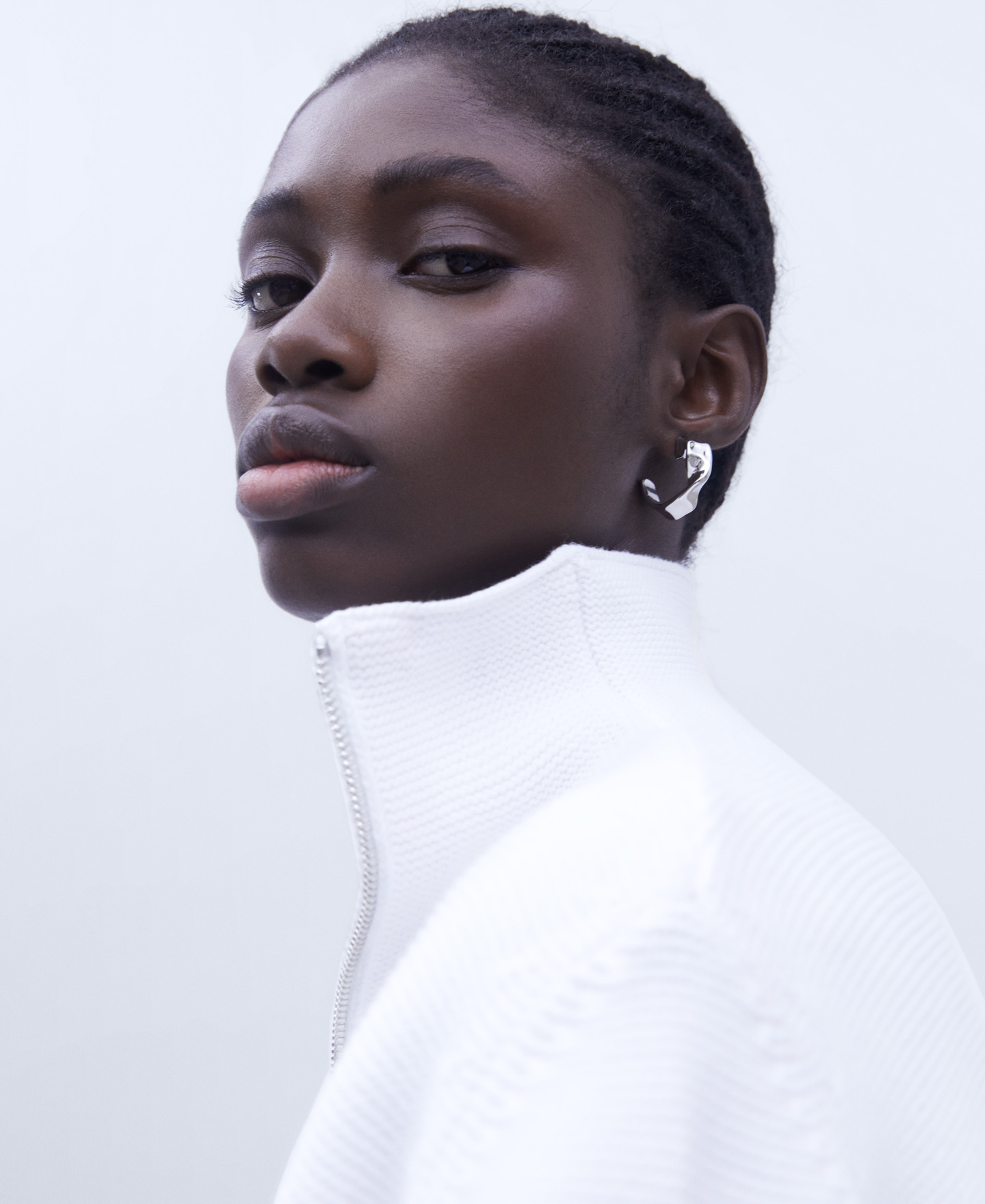 Brass Torsion motif hoops image number 3