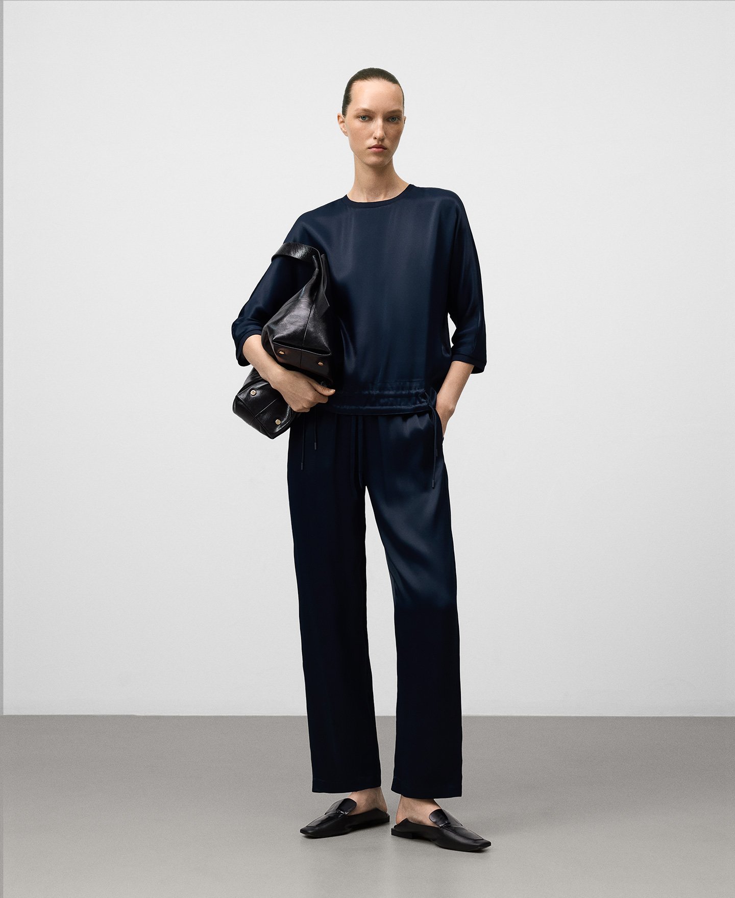 Flowy satin top woman image number 1
