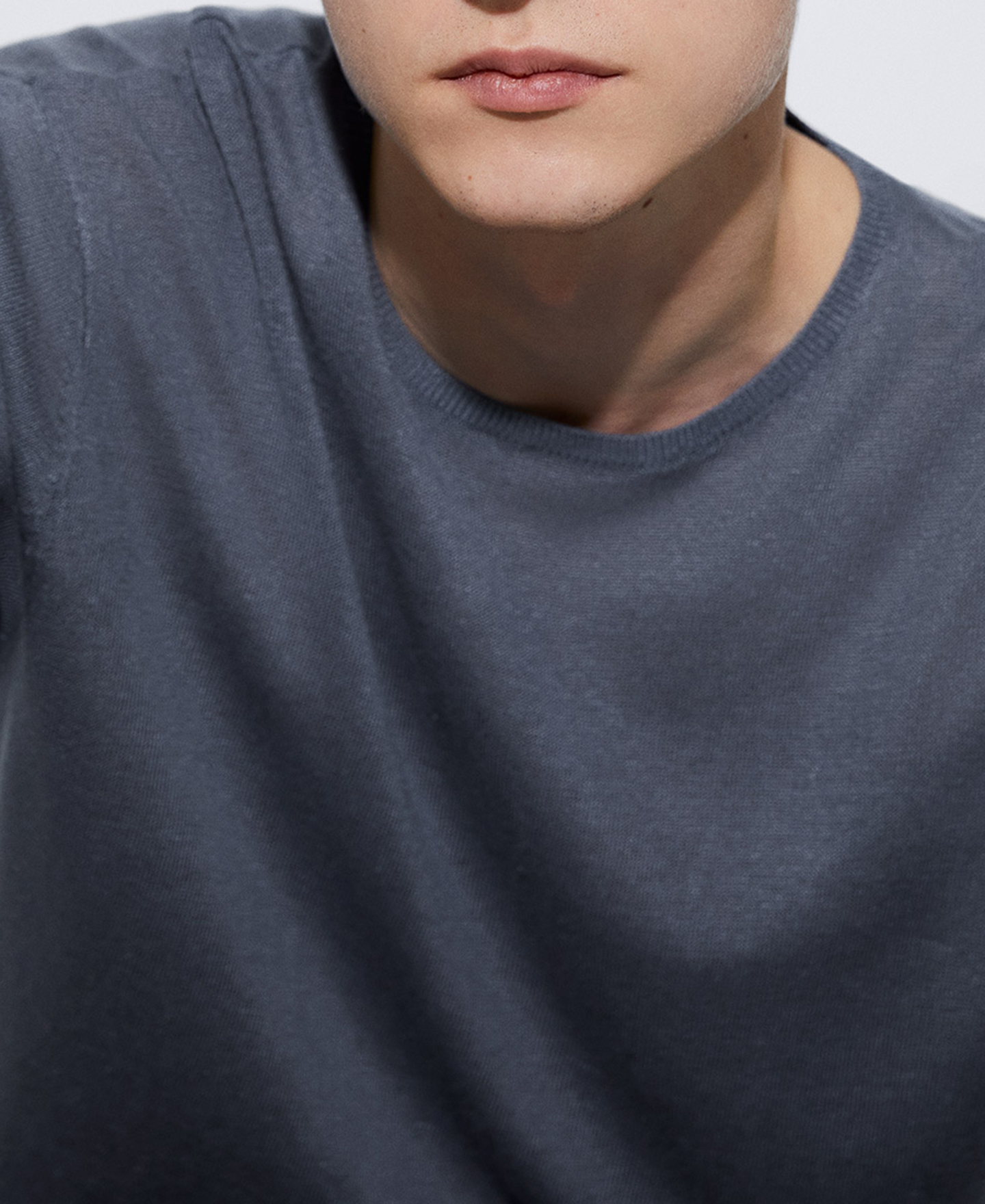 Linen knitted crew neck t-shirt image number 3