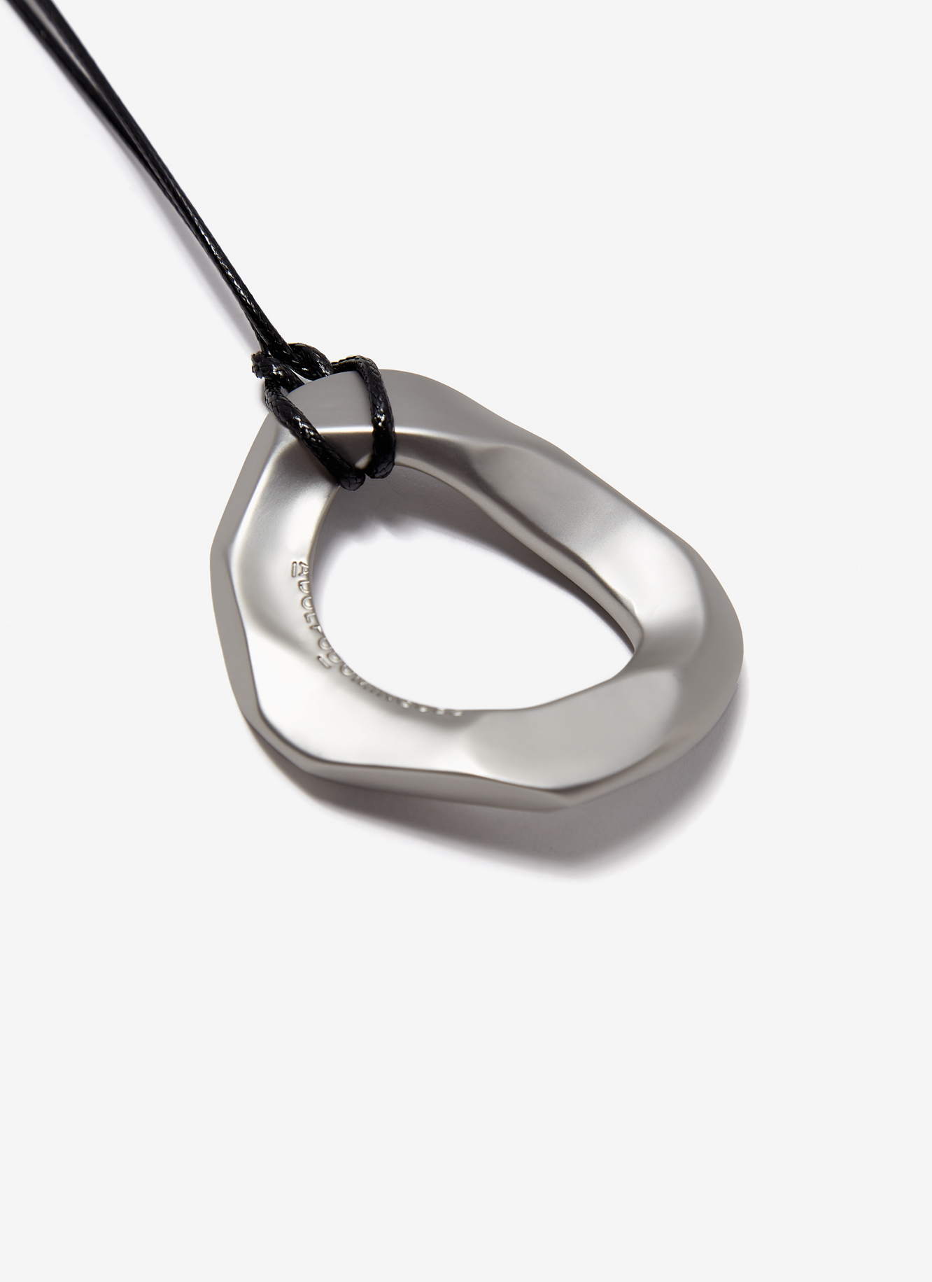 Long necklace with metal pendant image number 1