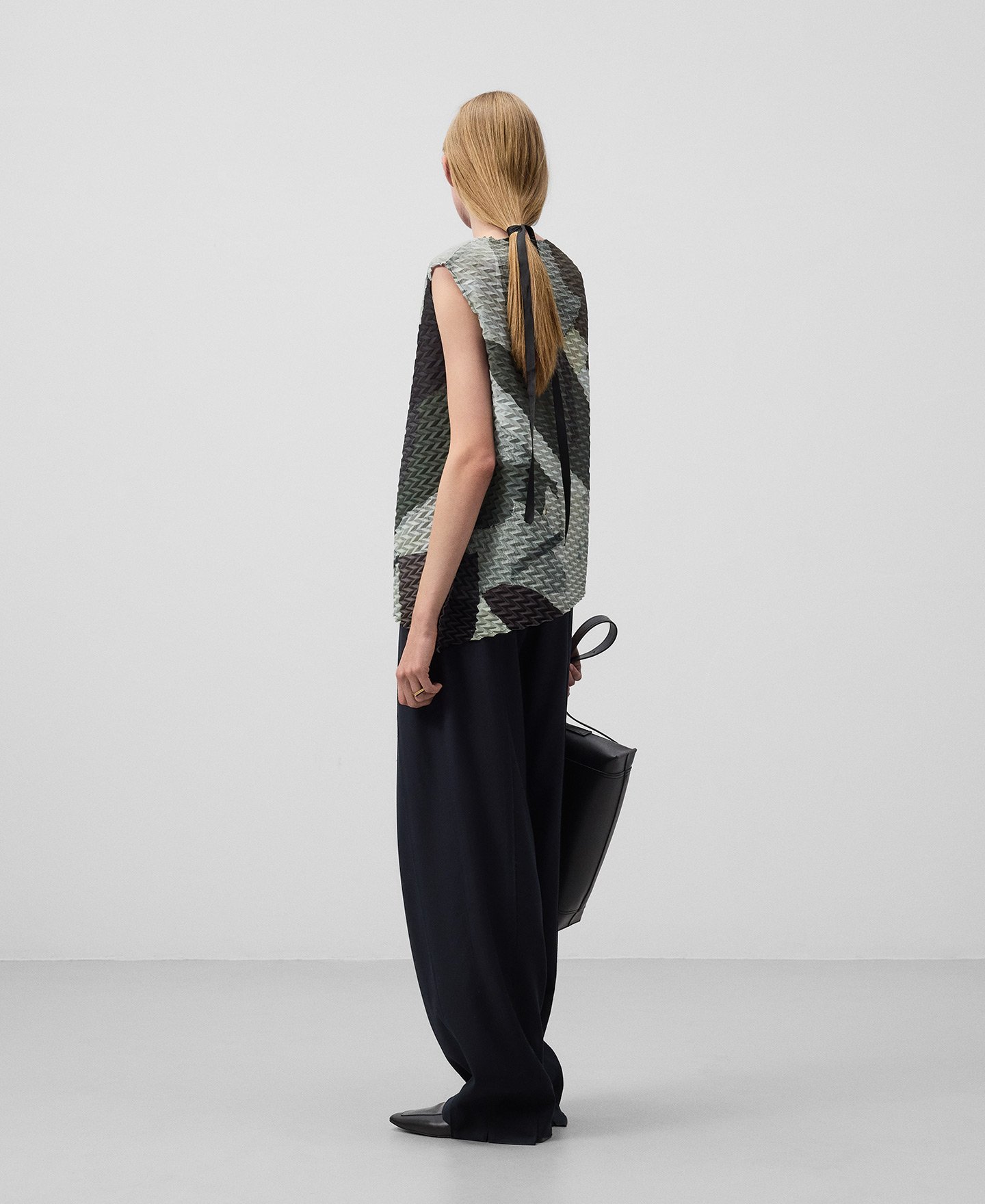Asymmetrical printed crinkle top woman image number 2